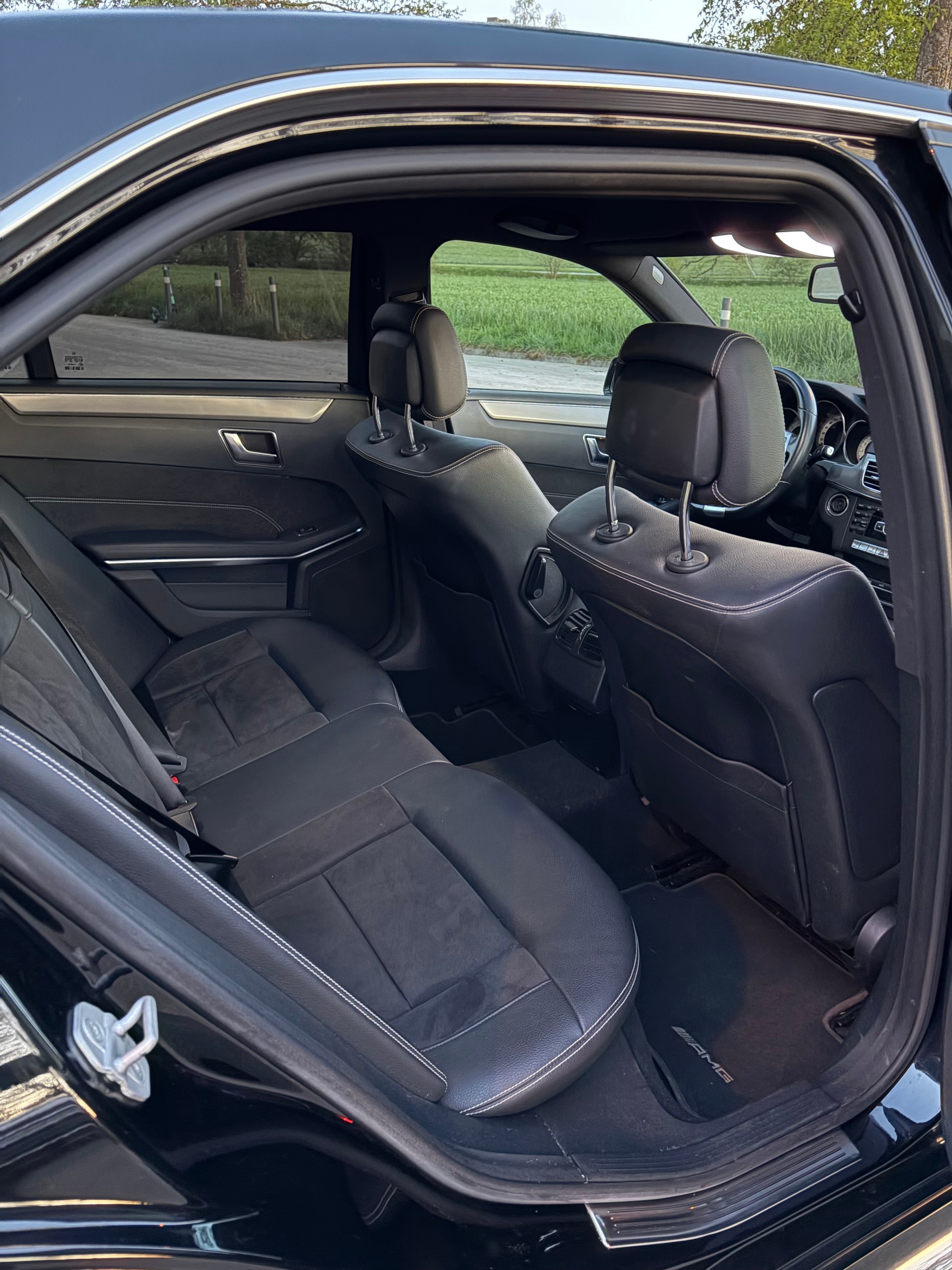 MERCEDES-BENZ E 250-image-4