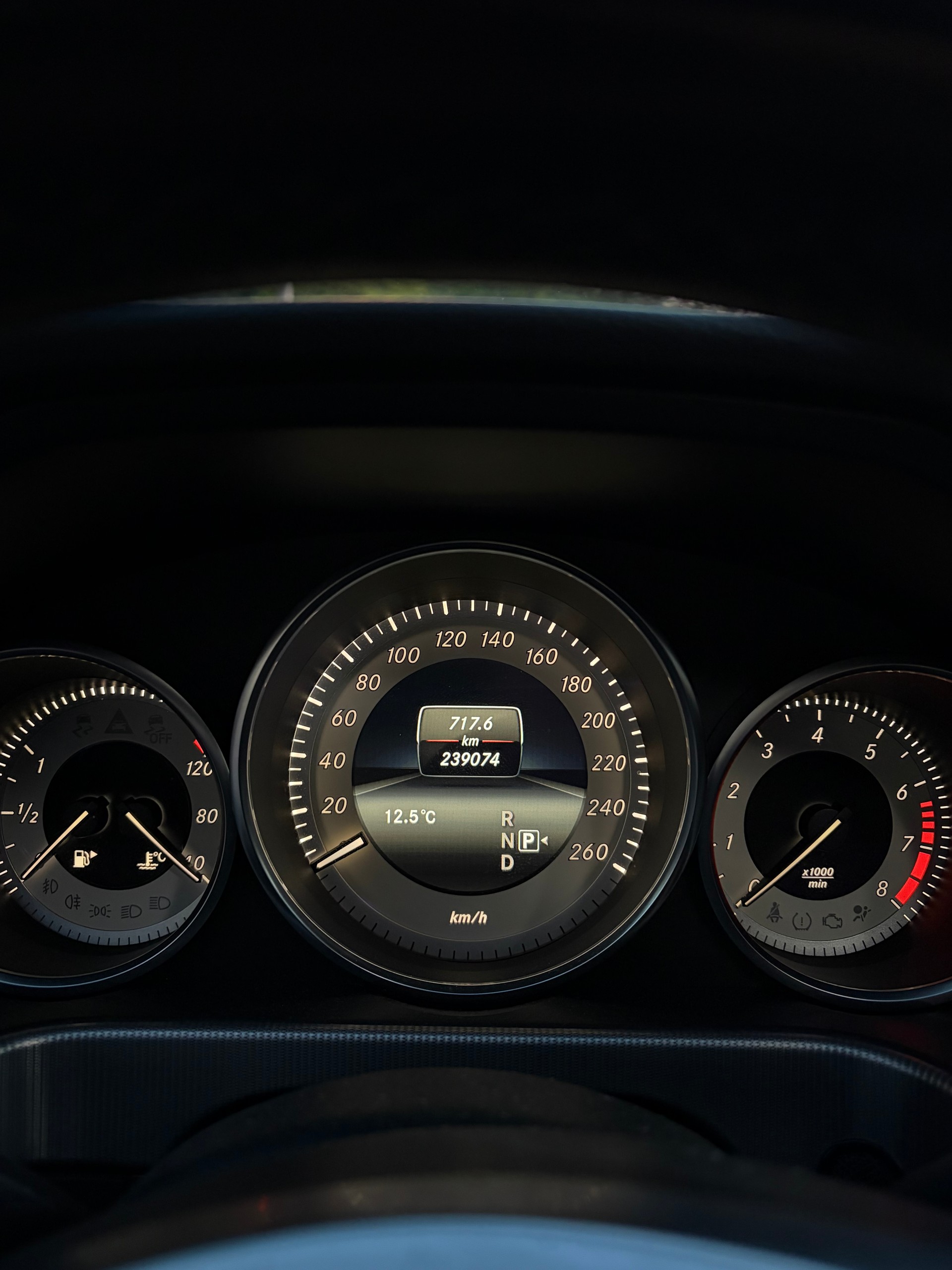 MERCEDES-BENZ E 250-image-3