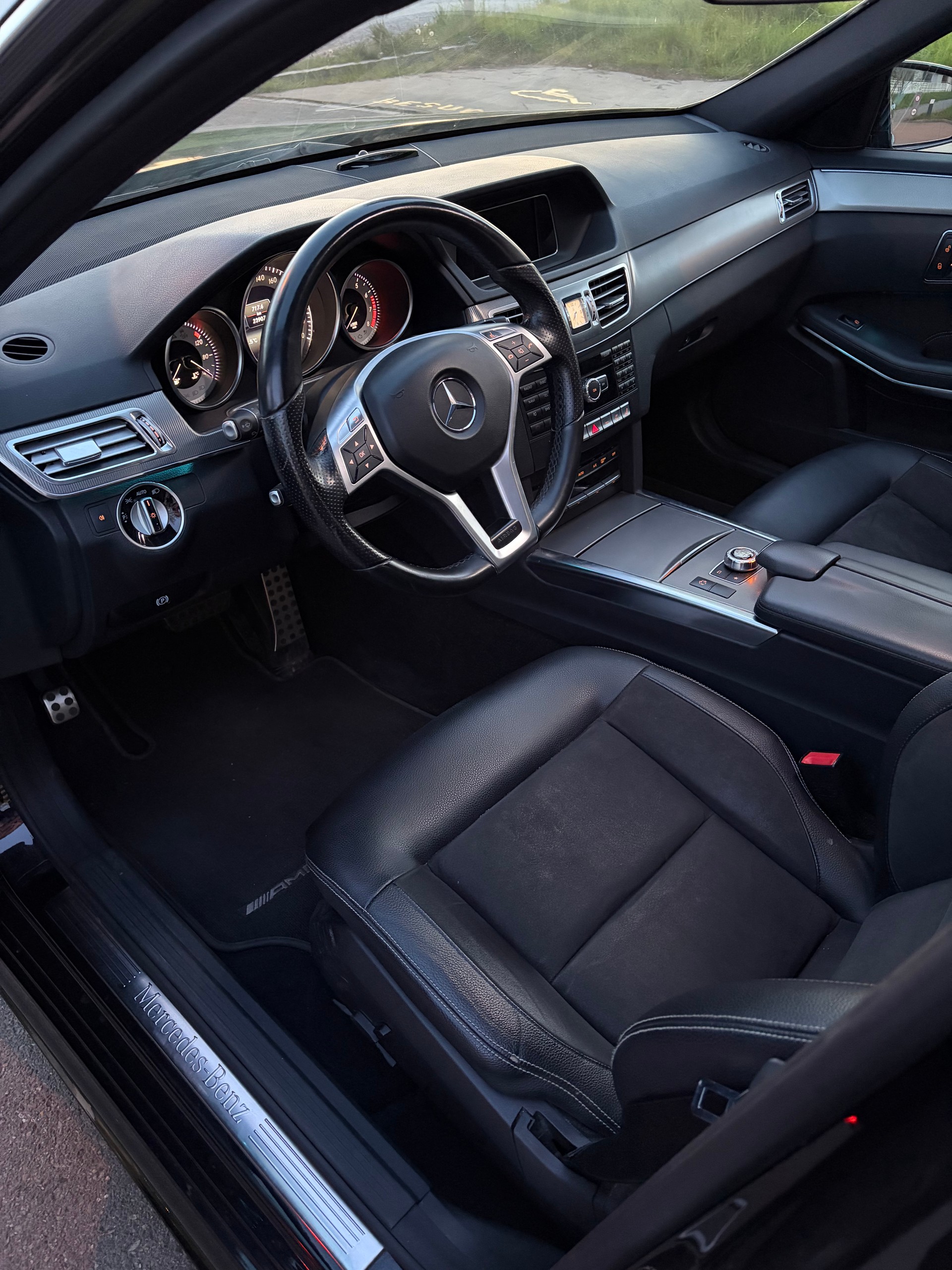 MERCEDES-BENZ E 250-image-2