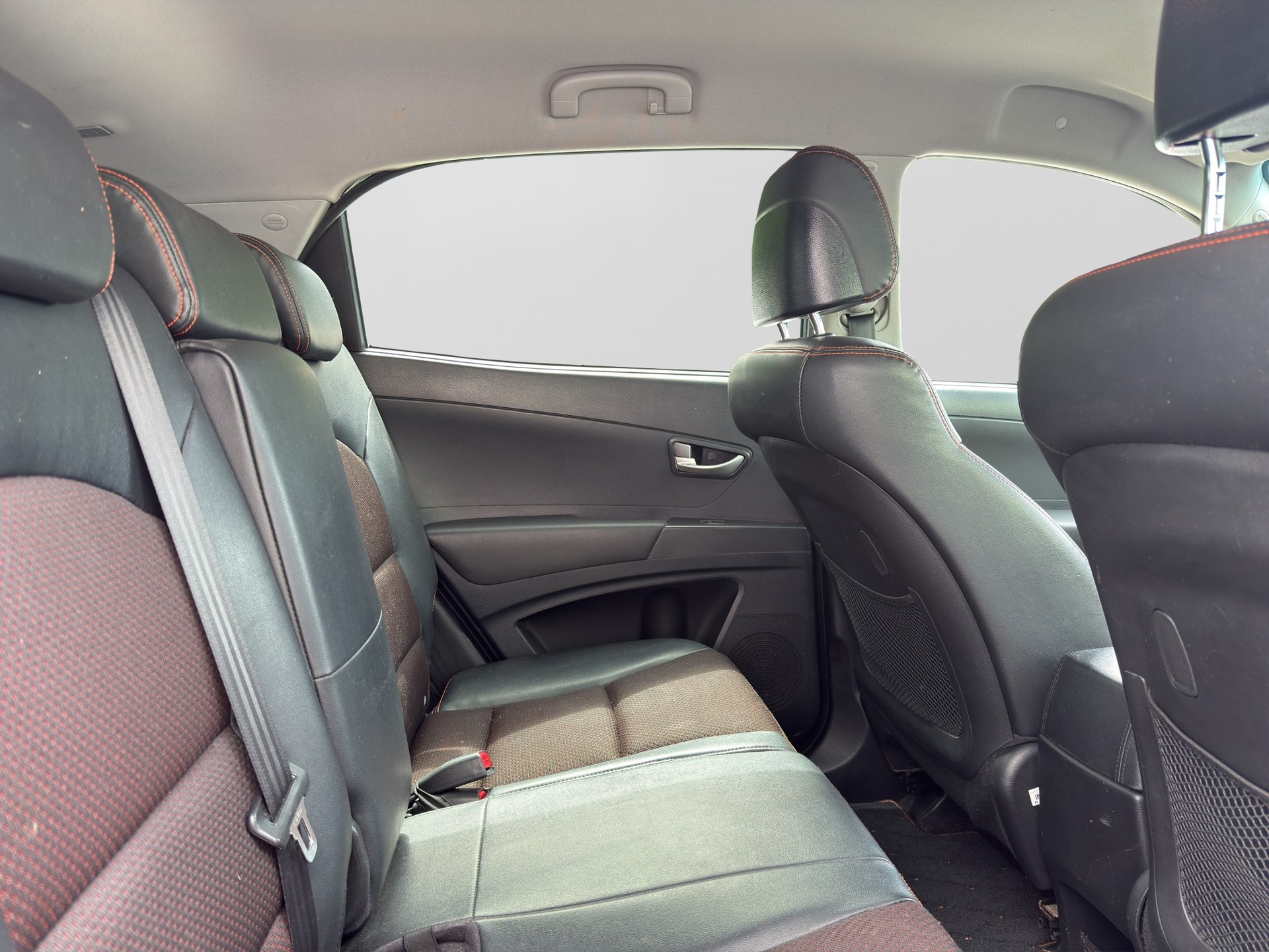 KGM-SsangYong Korando 2.0 e-XDI Sapphire 4WD-image-14