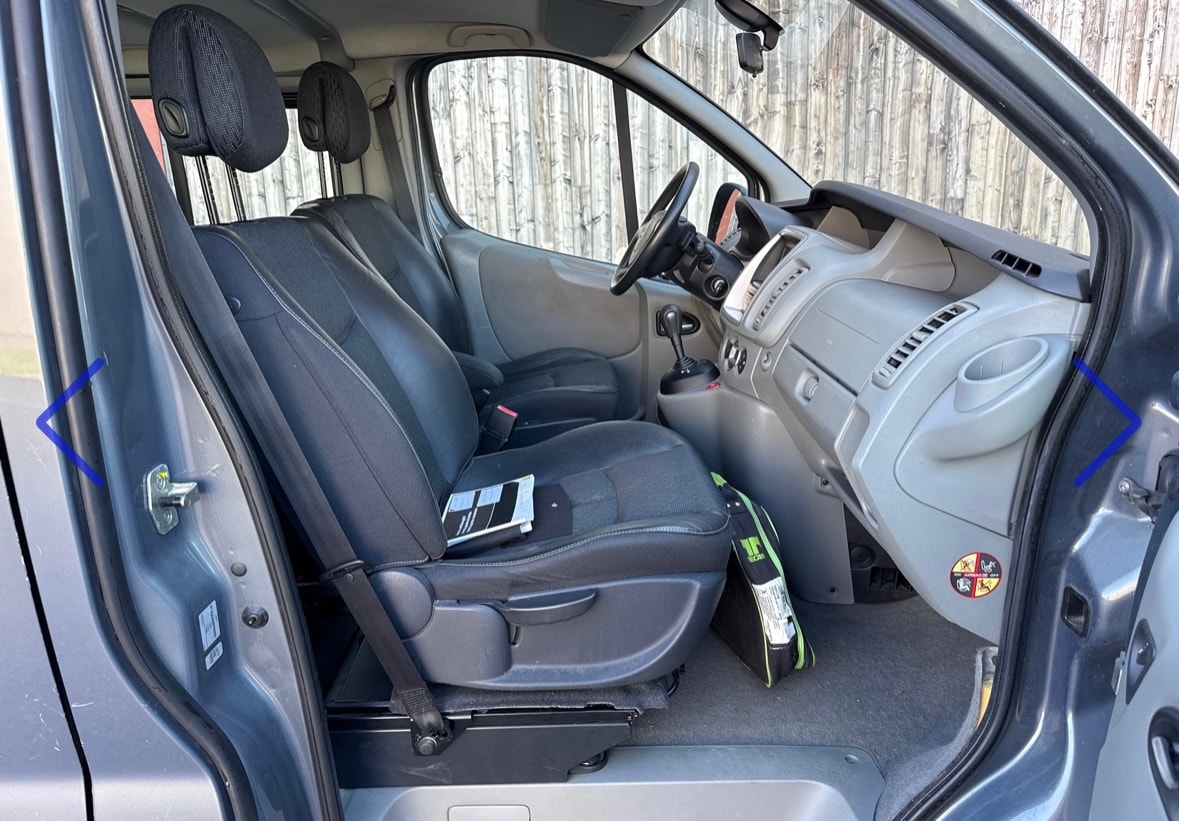 RENAULT Trafic 2.5dCi 2.7t L1H1 Generation-image-12