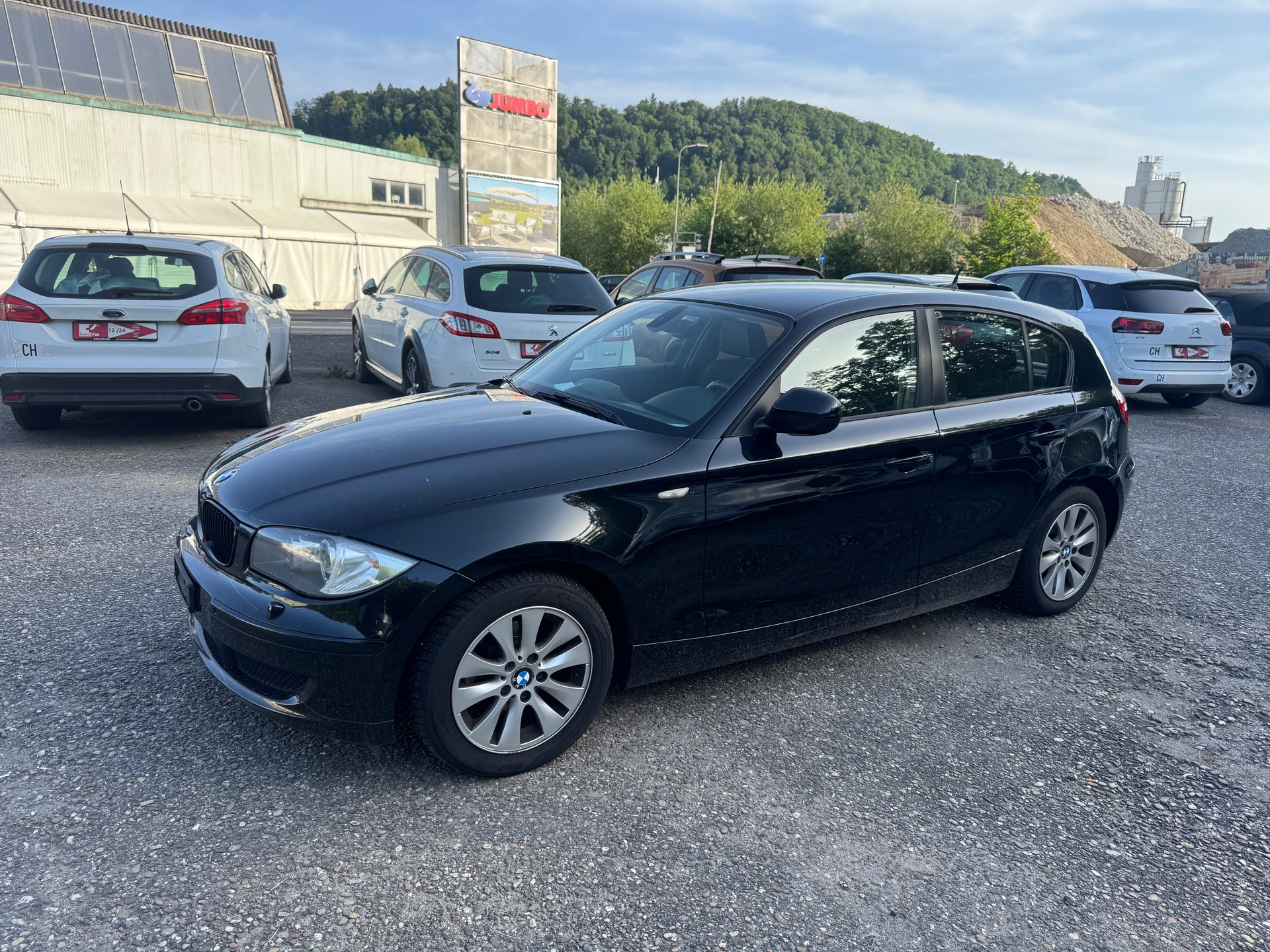 BMW 116i Dynamic Edition-image-2