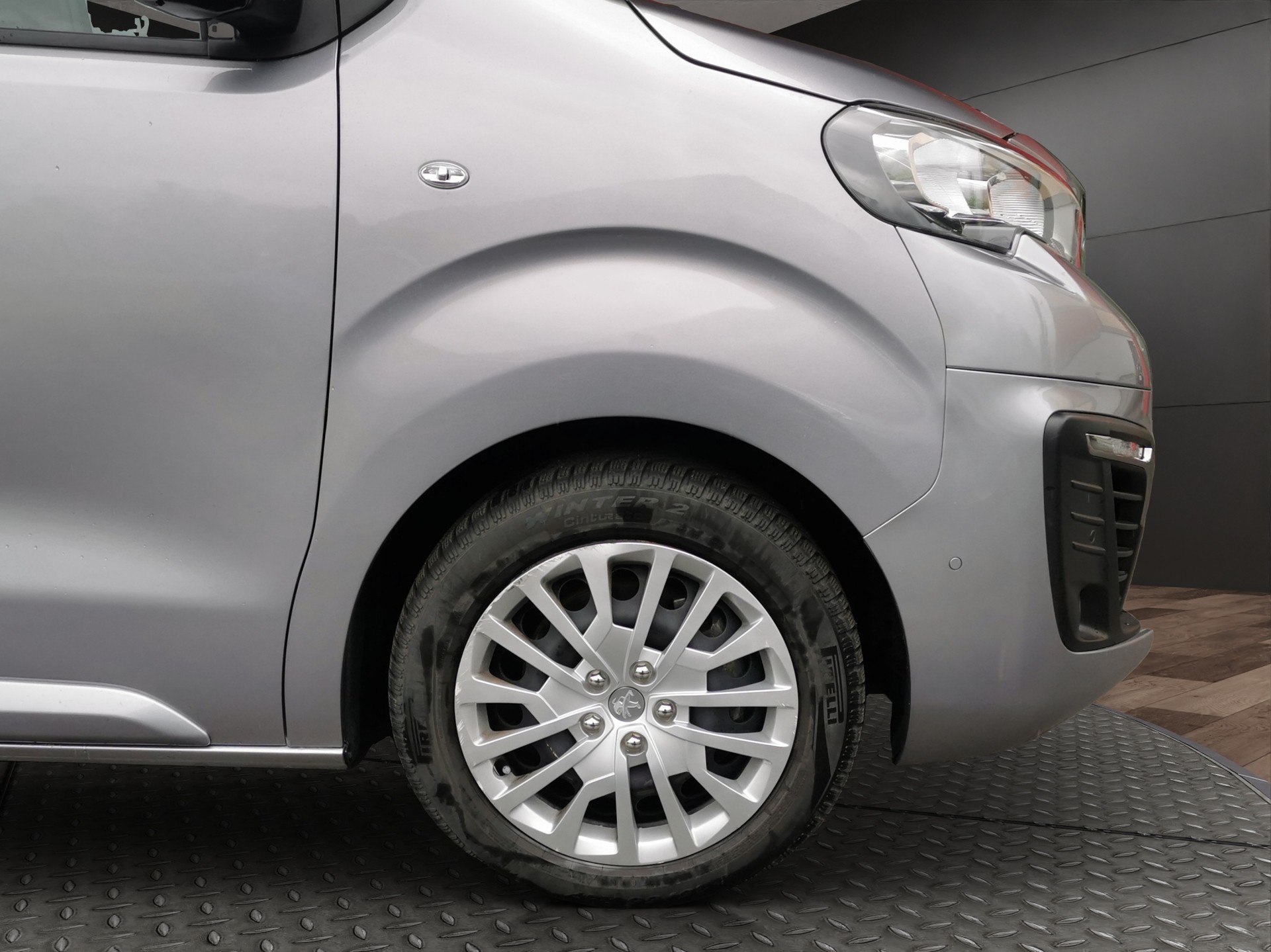 PEUGEOT Traveller 2.0 BlueHDi Business Standard EAT8-showroom-element-3