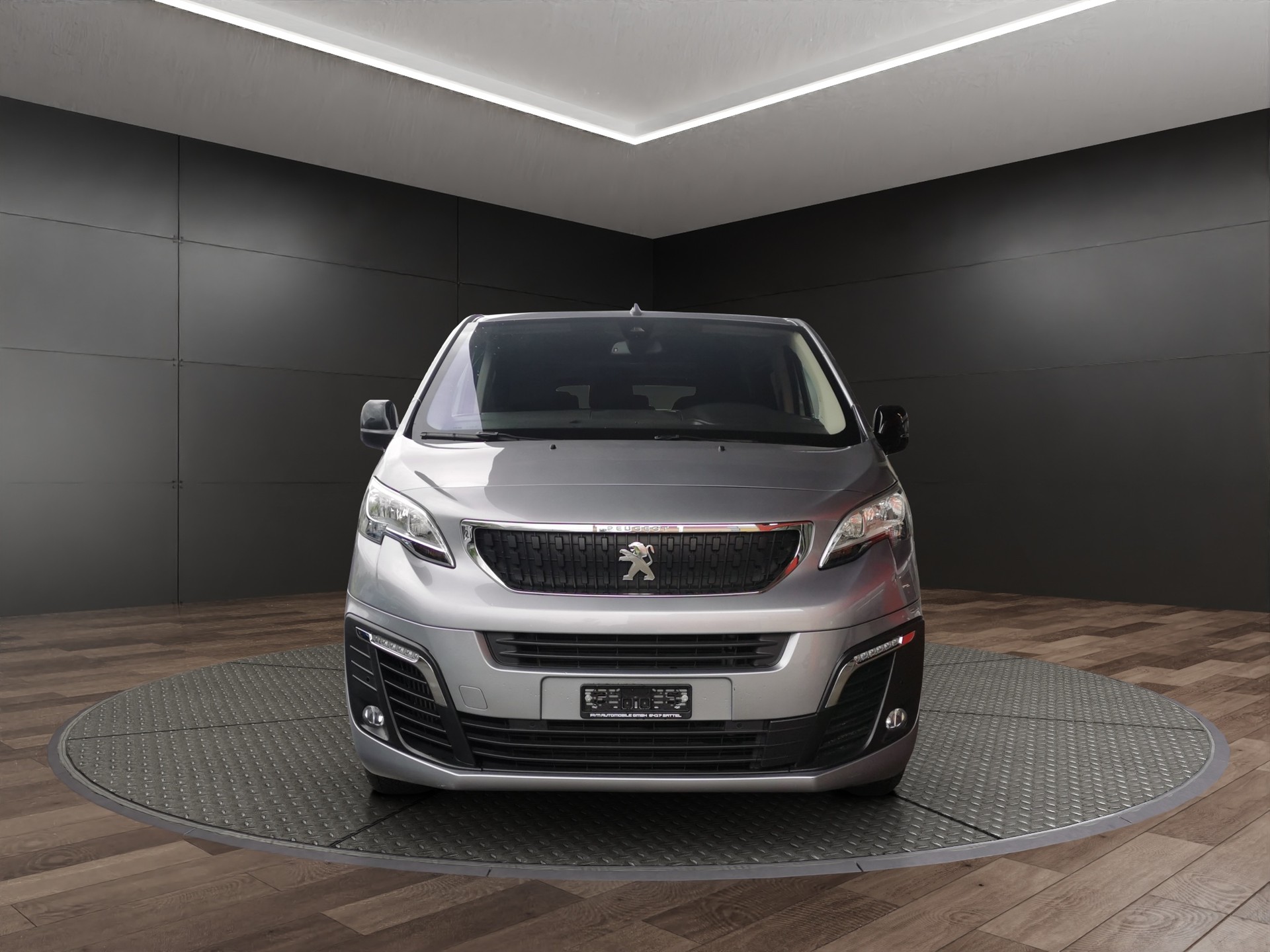 PEUGEOT Traveller 2.0 BlueHDi Business Standard EAT8-showroom-element-2