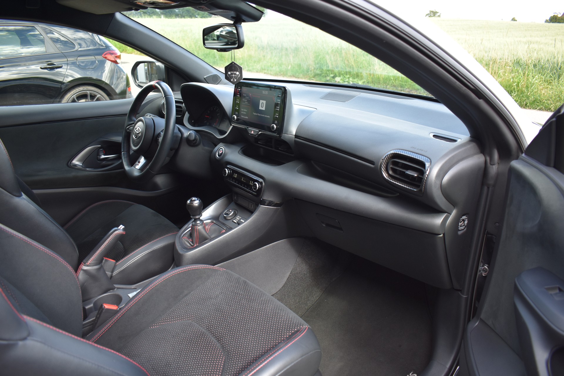 TOYOTA Yaris 1.6 GR Sport-image-10
