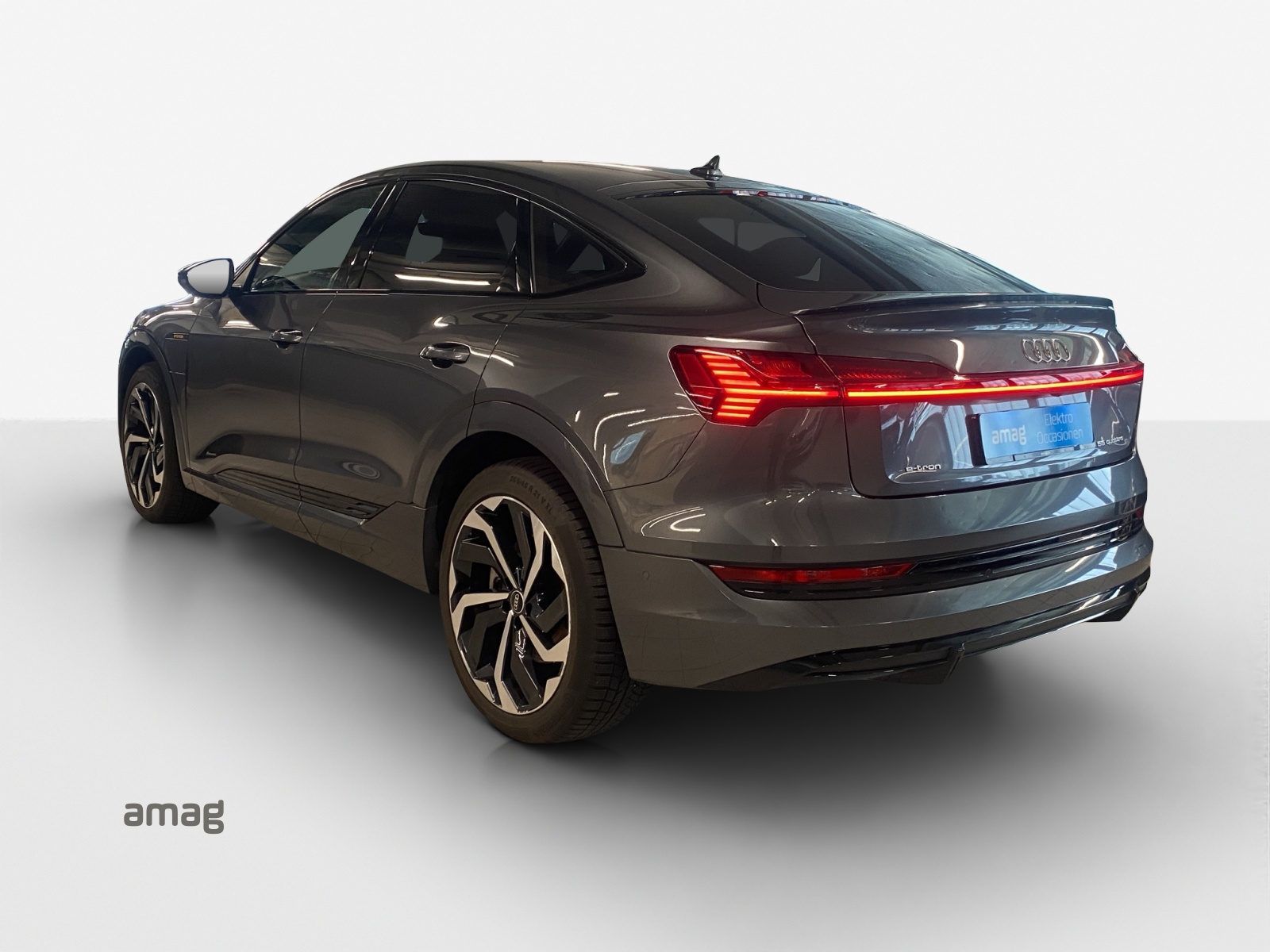 AUDI e-tron 55 Sportback S Line Black Edition quattro-image-3