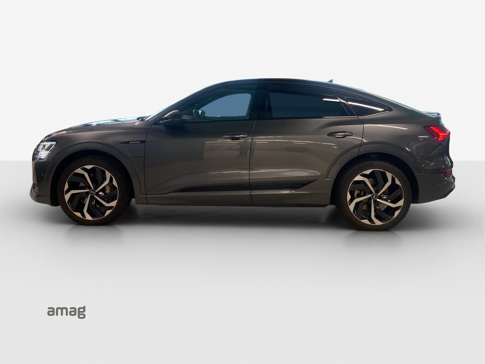 AUDI e-tron 55 Sportback S Line Black Edition quattro-image-2