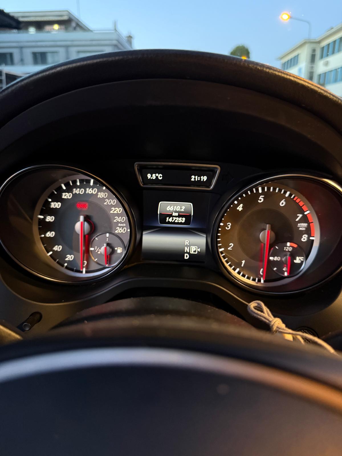 MERCEDES-BENZ CLA 250-image-5