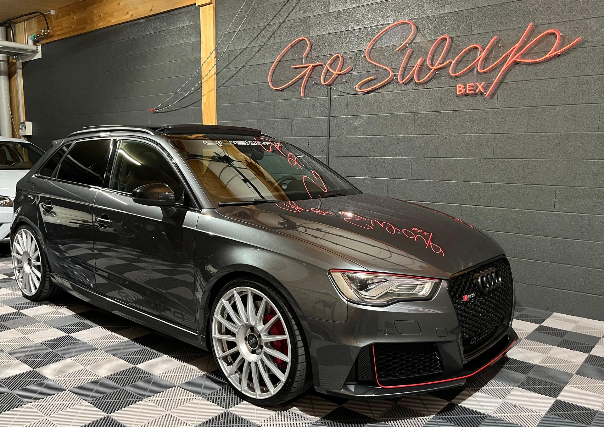 AUDI RS3 2.5 TSI quattro S-tronic-showroom-element-2