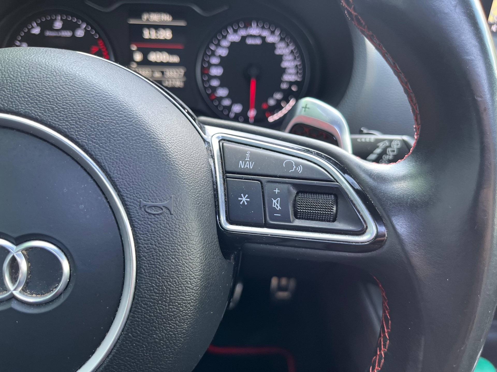 AUDI RS3 2.5 TSI quattro S-tronic-image-19