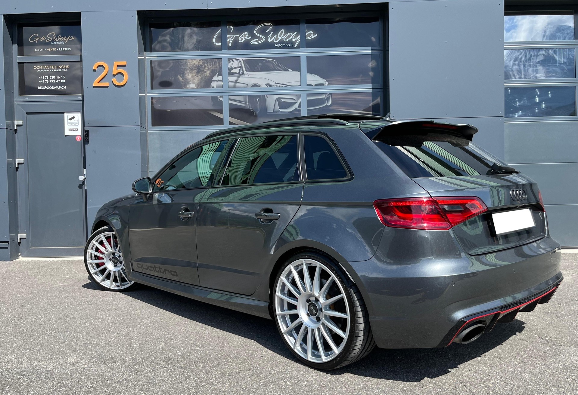AUDI RS3 2.5 TSI quattro S-tronic-showroom-element-1