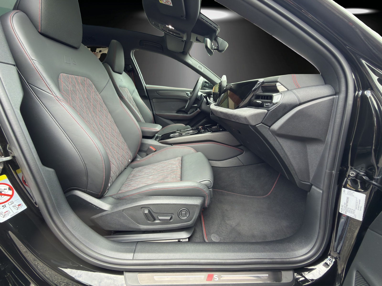 AUDI A6 Avant TFSI quattro 270 kW S tronic-image-8