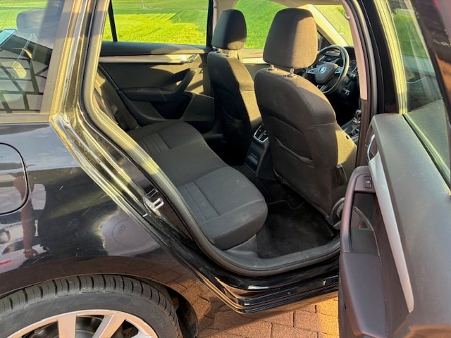 SKODA Octavia Combi 2.0 TDI Style 4x4 DSG-image-5