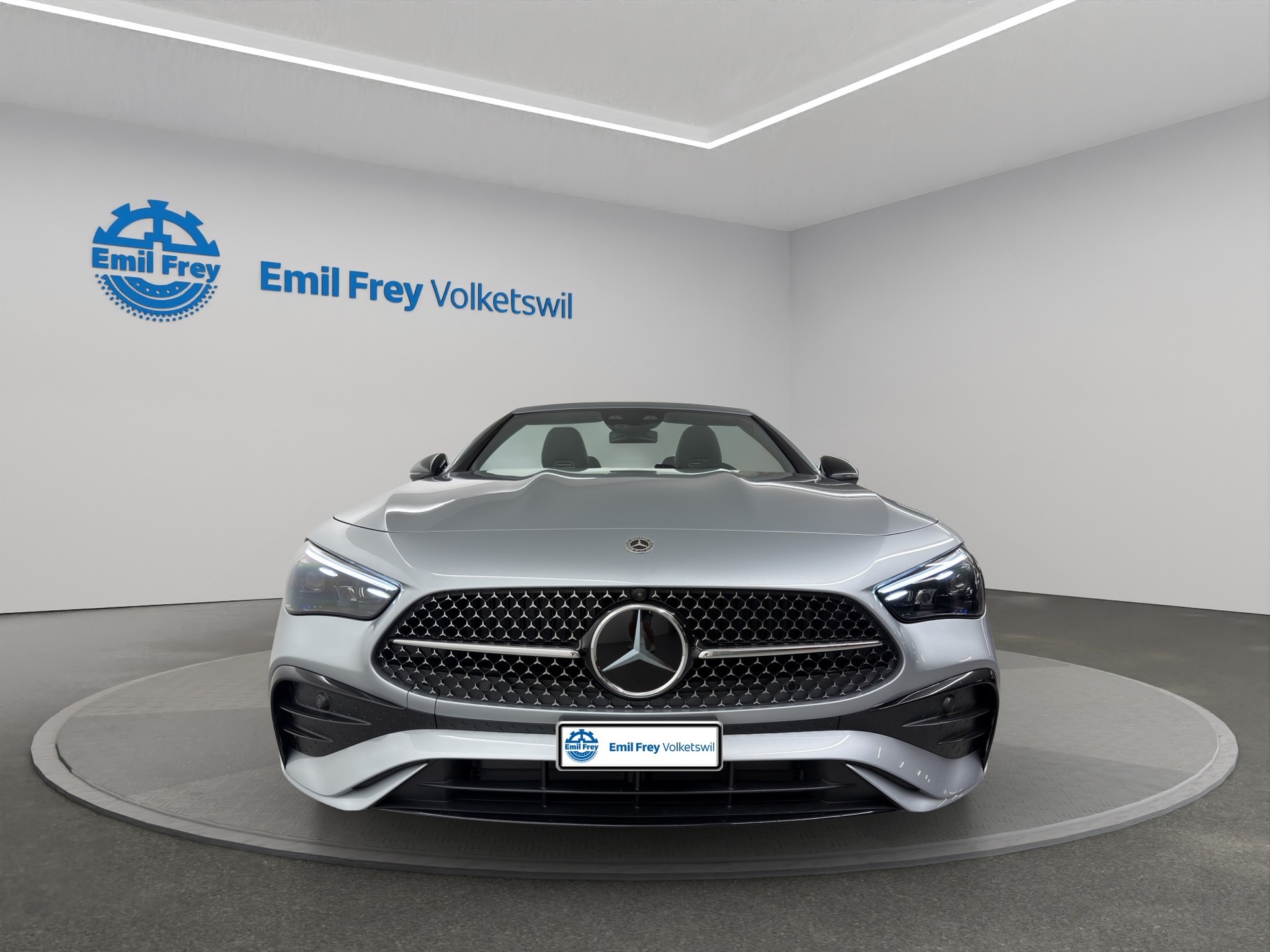 MERCEDES-BENZ CLE 450 AMG Line 4matic Cabriolet-image-5
