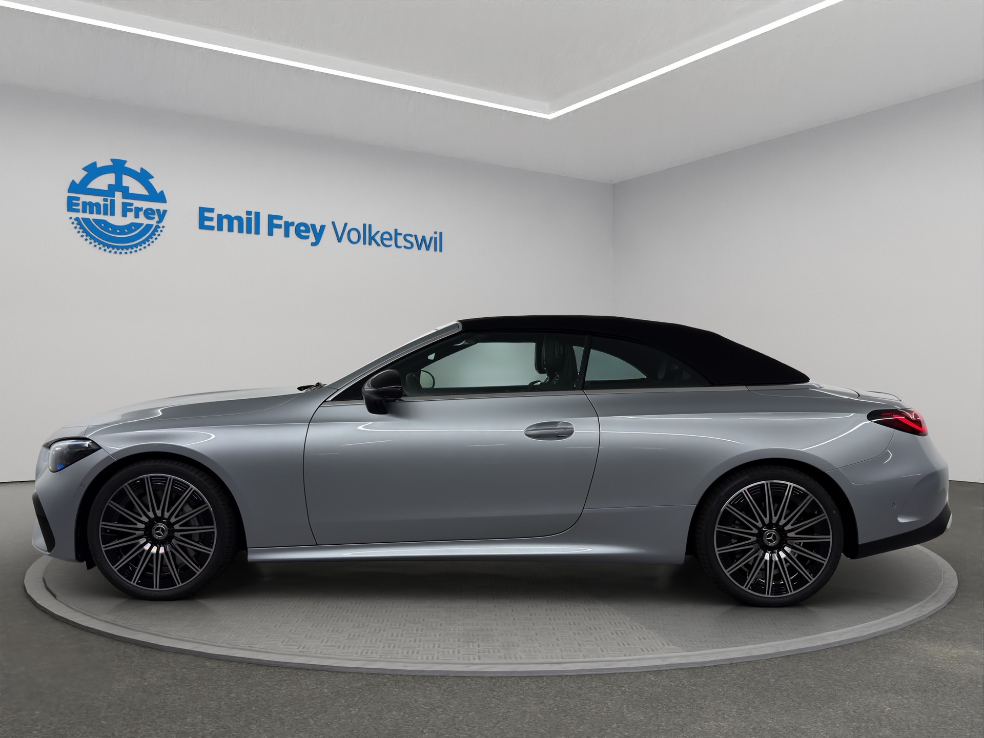 MERCEDES-BENZ CLE 450 AMG Line 4matic Cabriolet-showroom-element-3