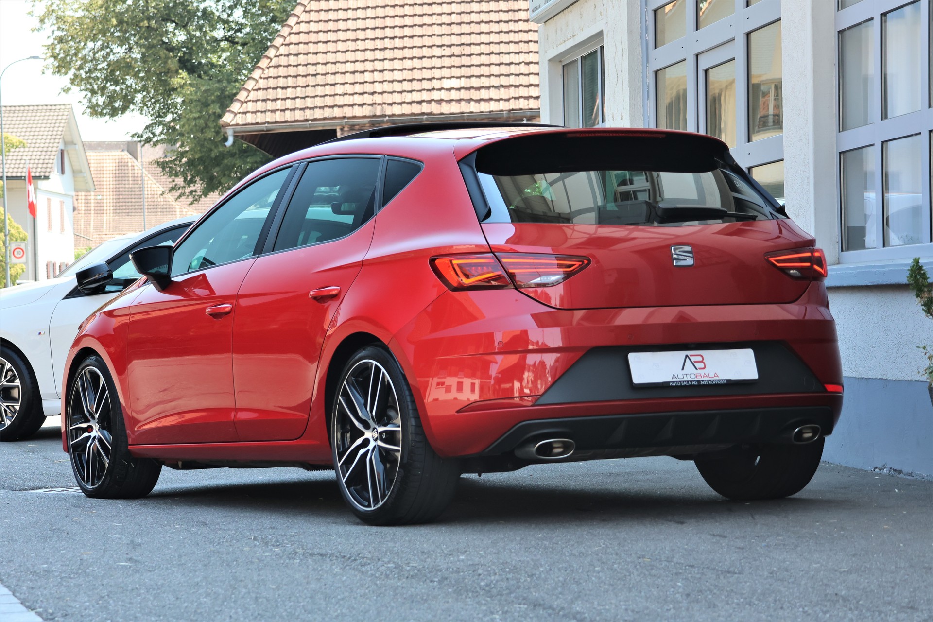 SEAT Leon 2.0 TSI SWISS Cupra 290 DSG (CH)-showroom-element-2