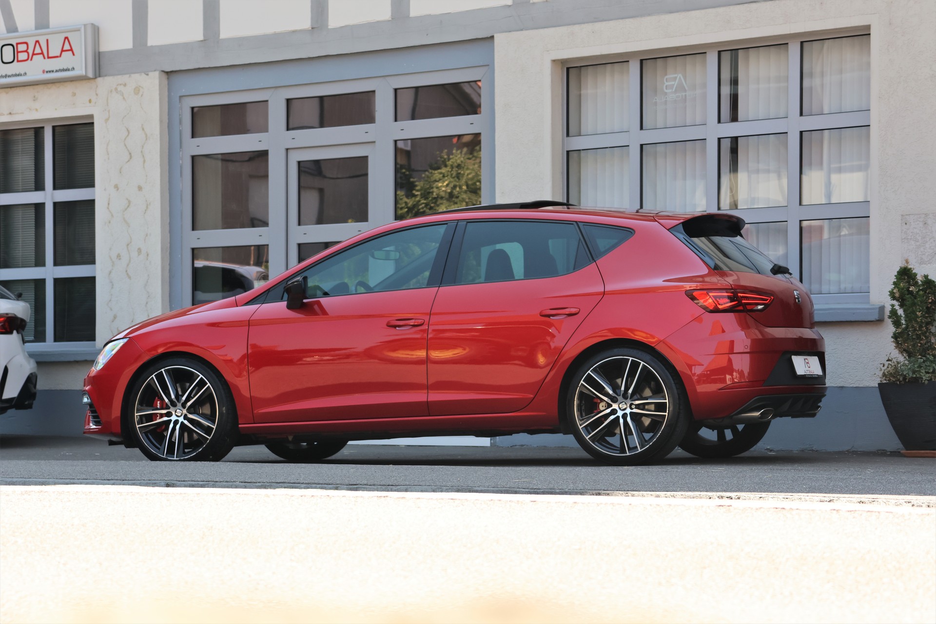 SEAT Leon 2.0 TSI SWISS Cupra 290 DSG (CH)-showroom-element-3