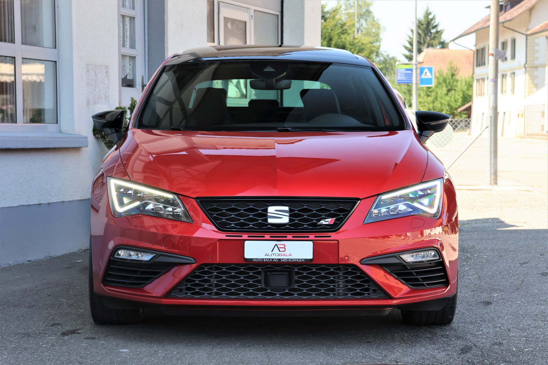 SEAT Leon 2.0 TSI SWISS Cupra 290 DSG (CH)-showroom-element-1