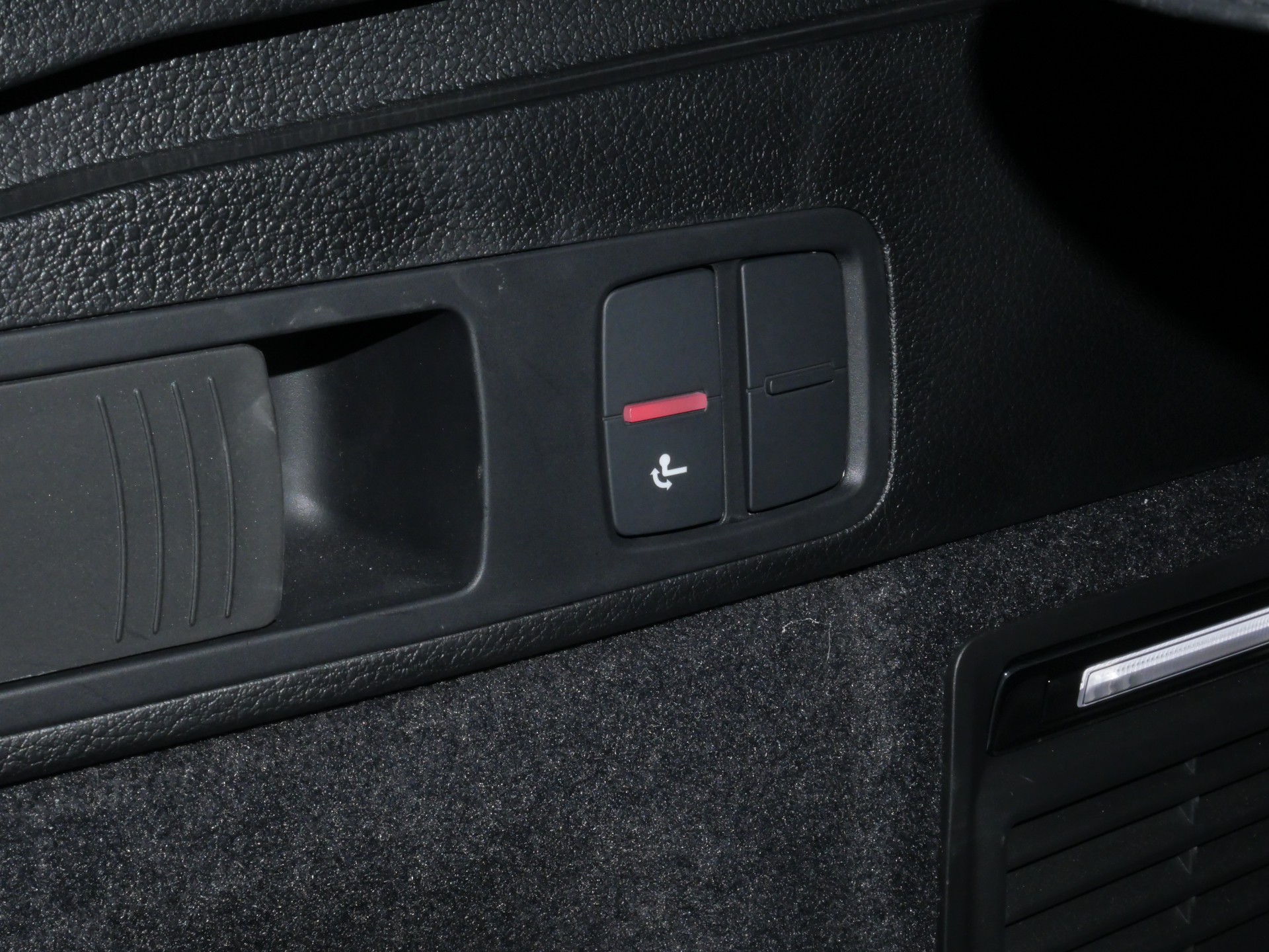 AUDI Q5 40 TDI Black Edition S-Line quattro S-tronic *CH-Auto, ABT-Chiptuning, AHK 2'400kg*-image-7
