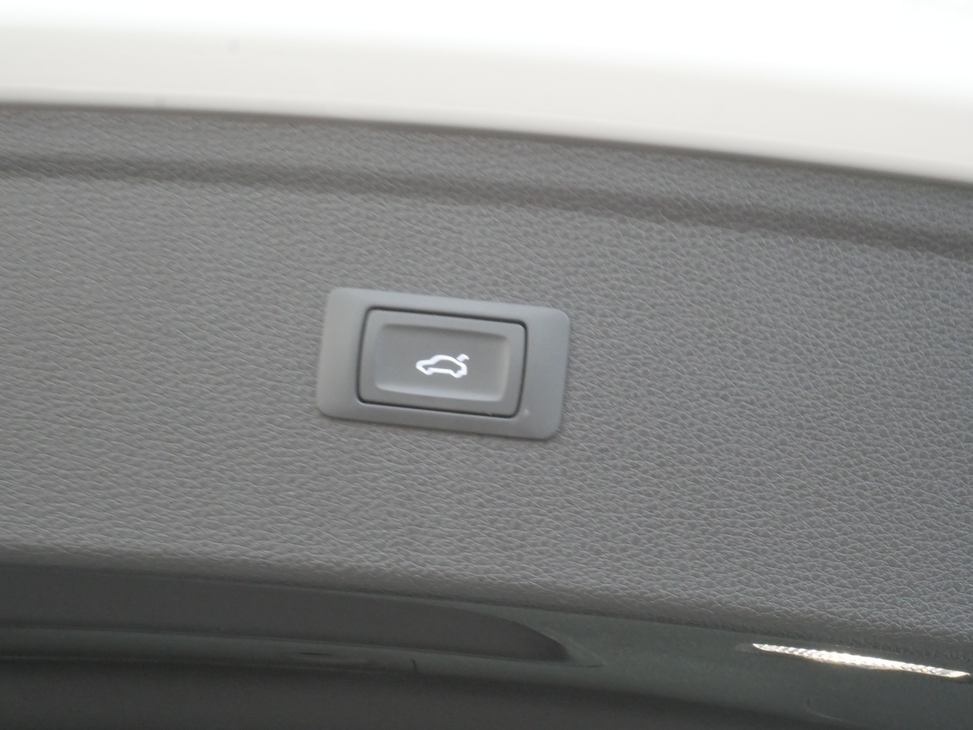 AUDI Q5 40 TDI Black Edition S-Line quattro S-tronic *CH-Auto, ABT-Chiptuning, AHK 2'400kg*-image-9