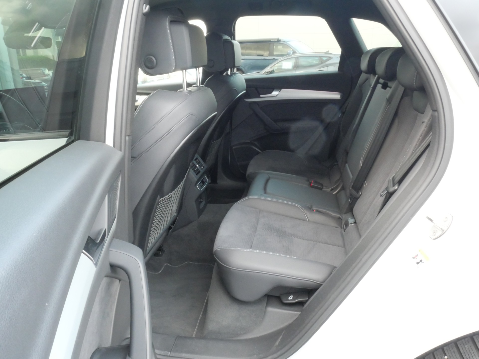 AUDI Q5 40 TDI Black Edition S-Line quattro S-tronic *CH-Auto, ABT-Chiptuning, AHK 2'400kg*-image-10