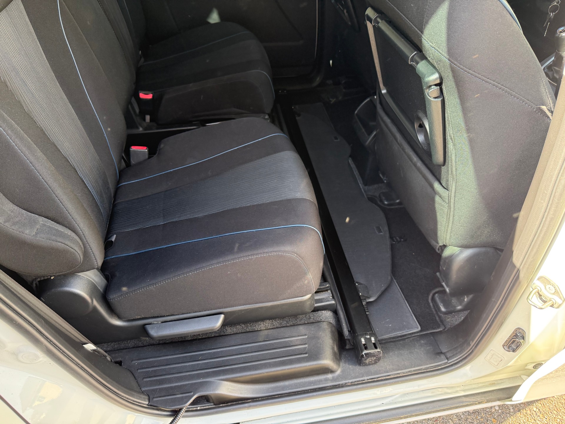 MAZDA 5 2.0 16V Exclusive-image-8