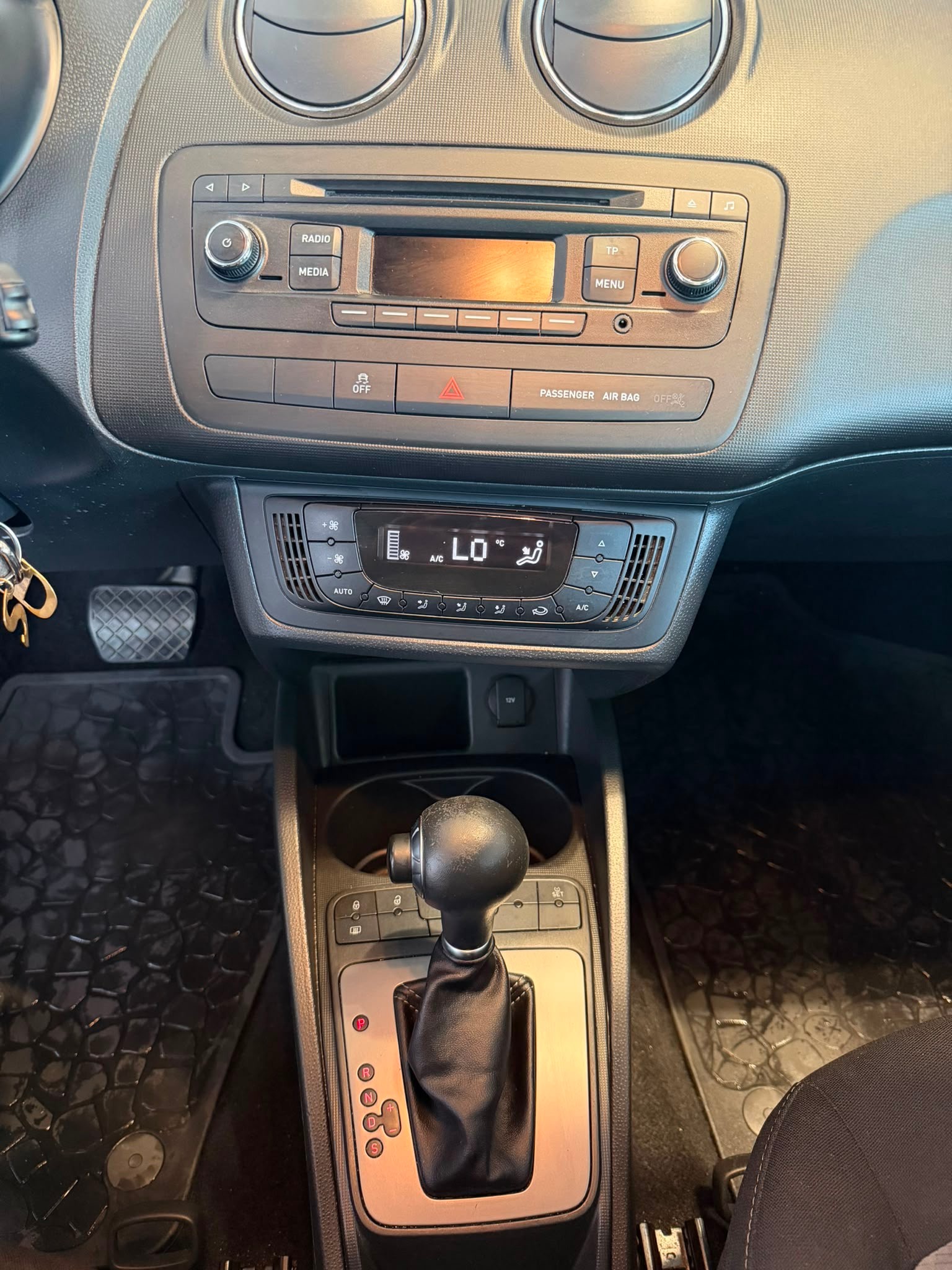 SEAT Ibiza SC 1.2 TSI FR DSG-image-11