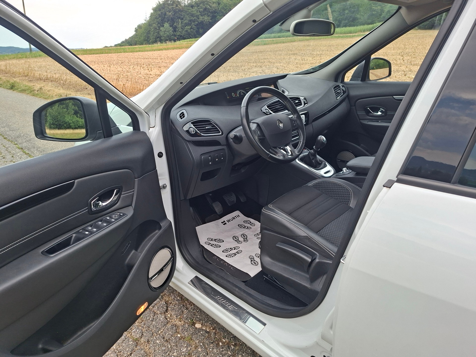 RENAULT Scénic 1.2 16V Turbo Bose-image-9
