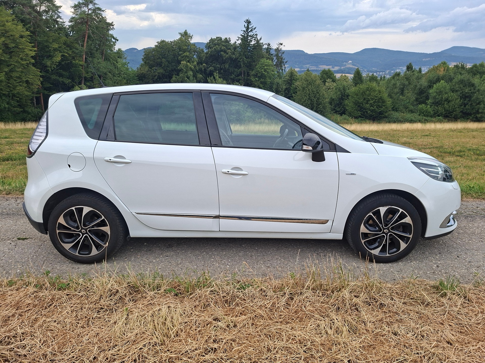 RENAULT Scénic 1.2 16V Turbo Bose-image-4