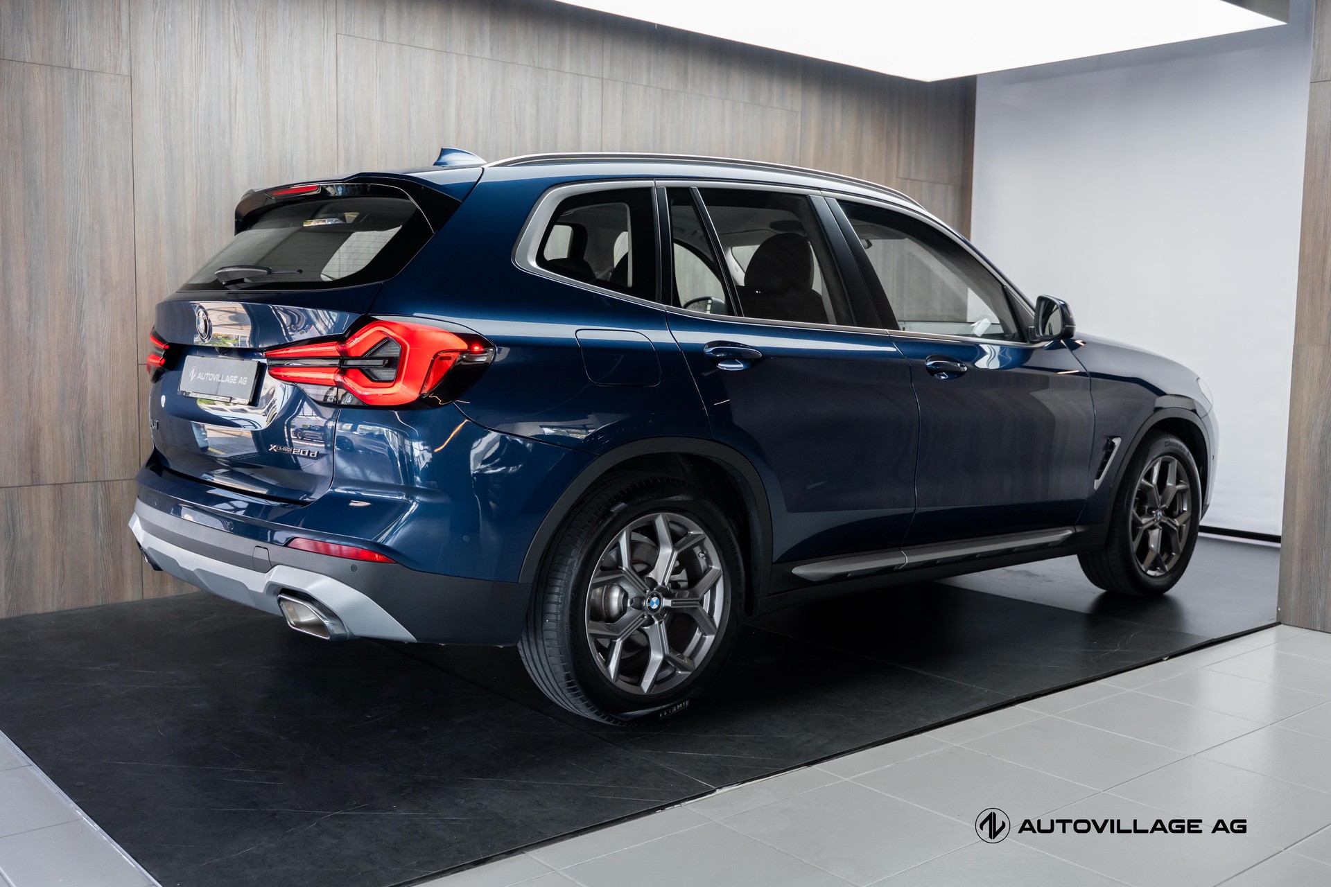 BMW X3 xDrive 48V 20d-showroom-element-1