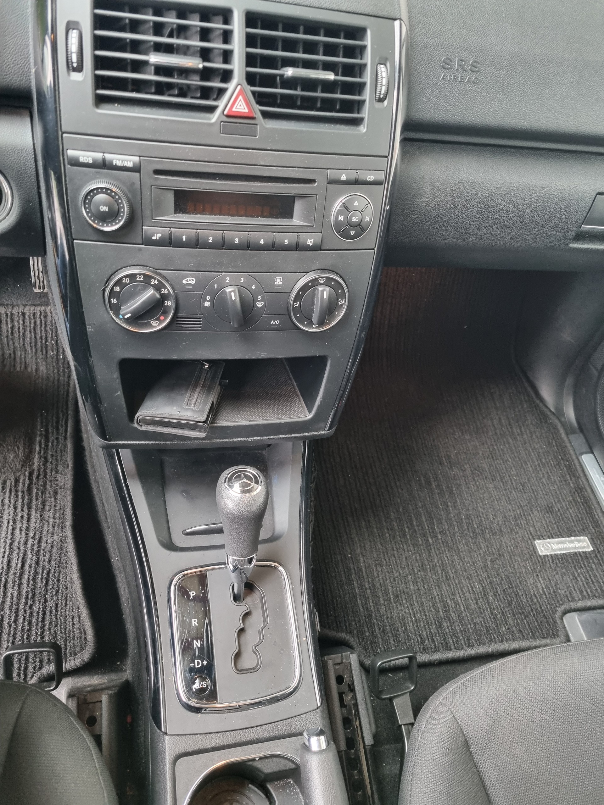 MERCEDES-BENZ A 150 Avantgarde Edition A-image-11