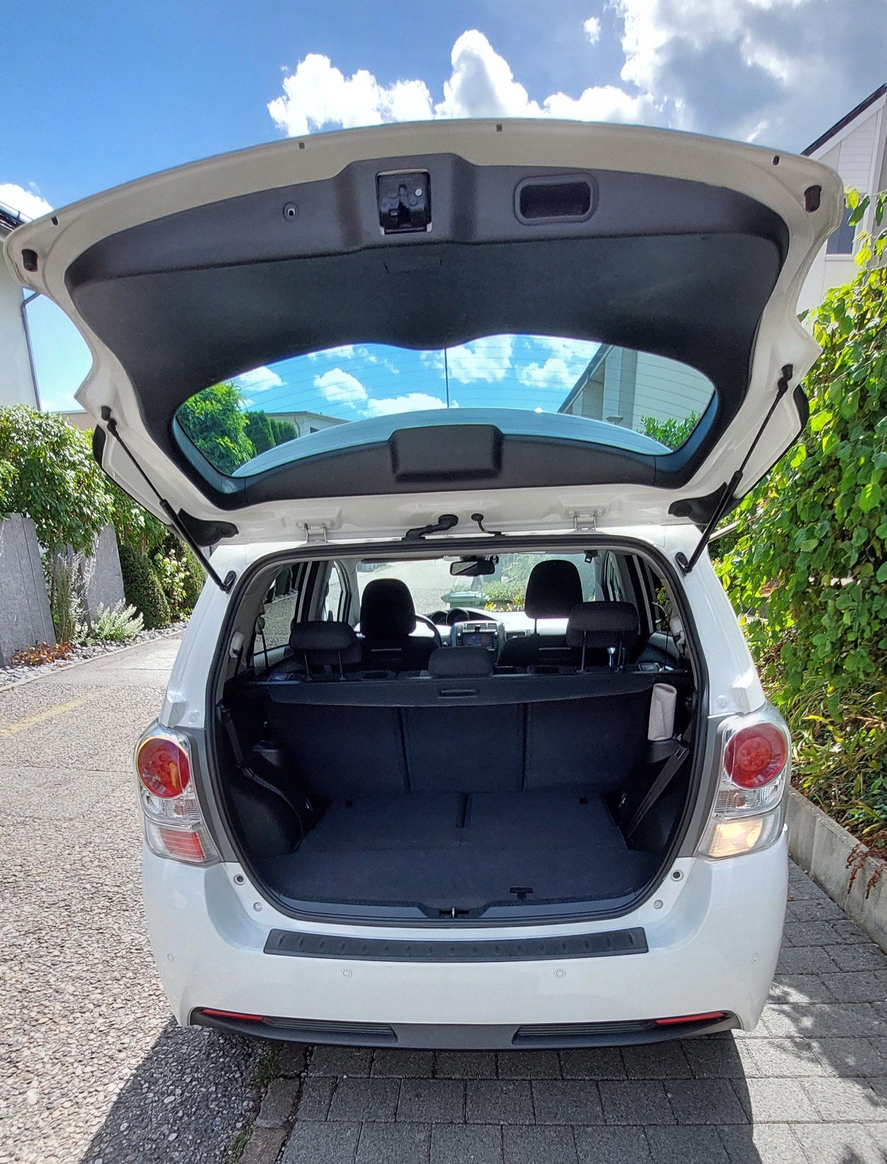 TOYOTA 1.8 VVT-i Trend 7P-image-2
