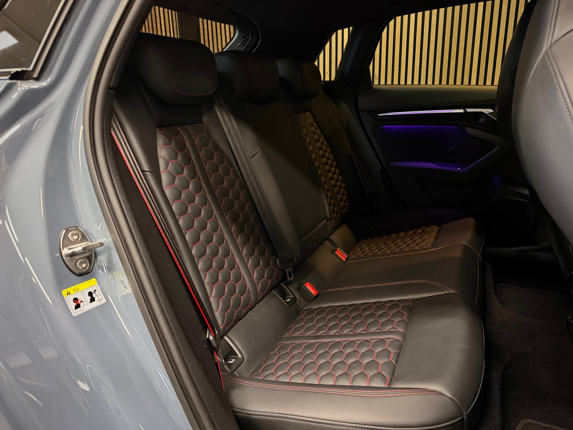 AUDI RS3 Sportback 2.5 TSI quattro S-tronic | CH-Fzg. | Frisch MFK | Frisch Service | Kemora Grey-image-25