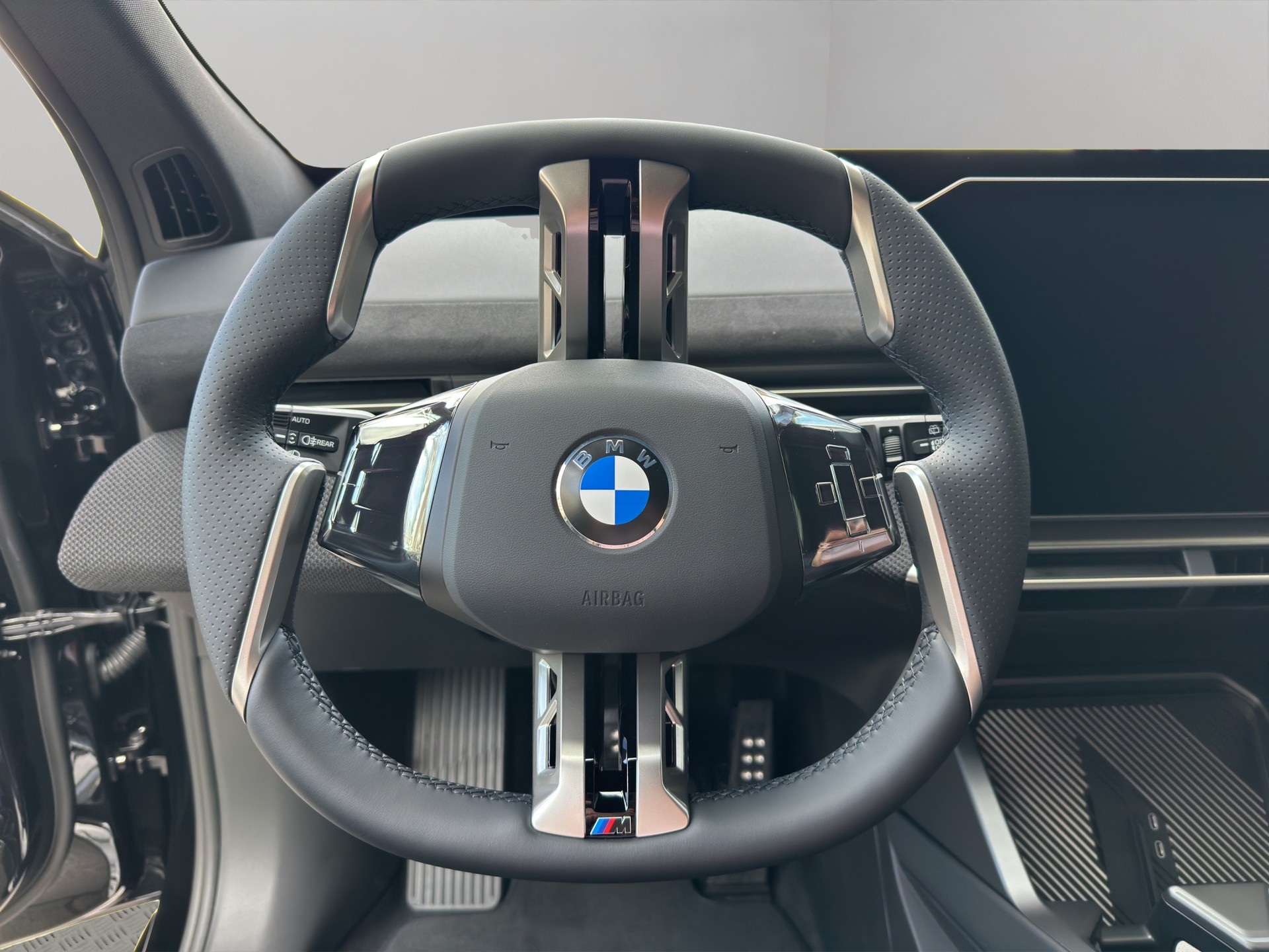 BMW iX3 40 M Sport-image-12
