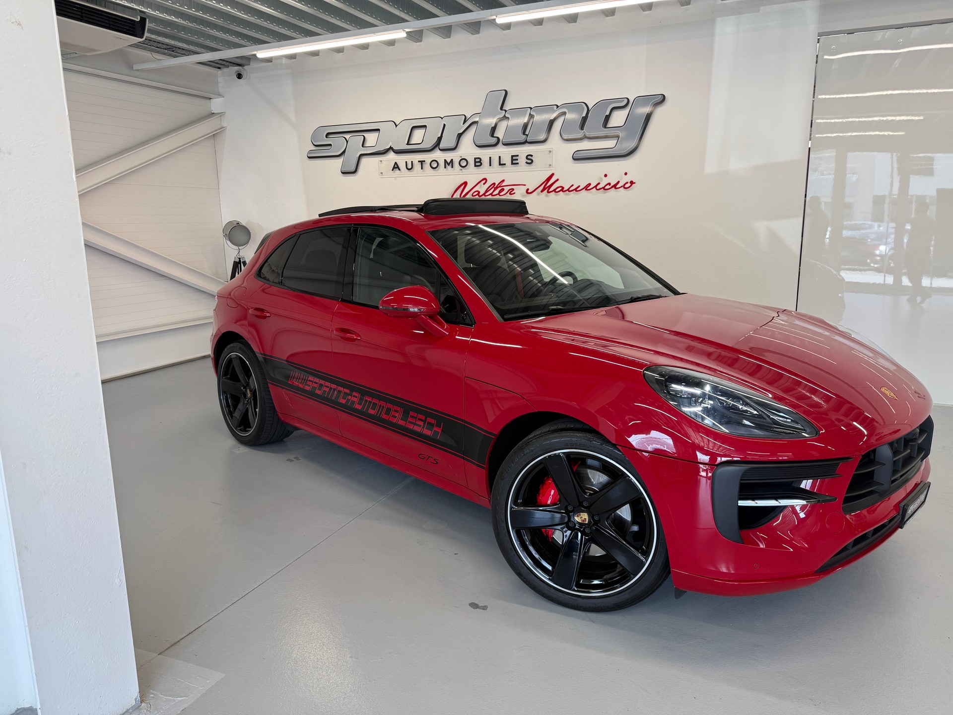 PORSCHE Macan GTS PDK Approved Garantie-showroom-element-3