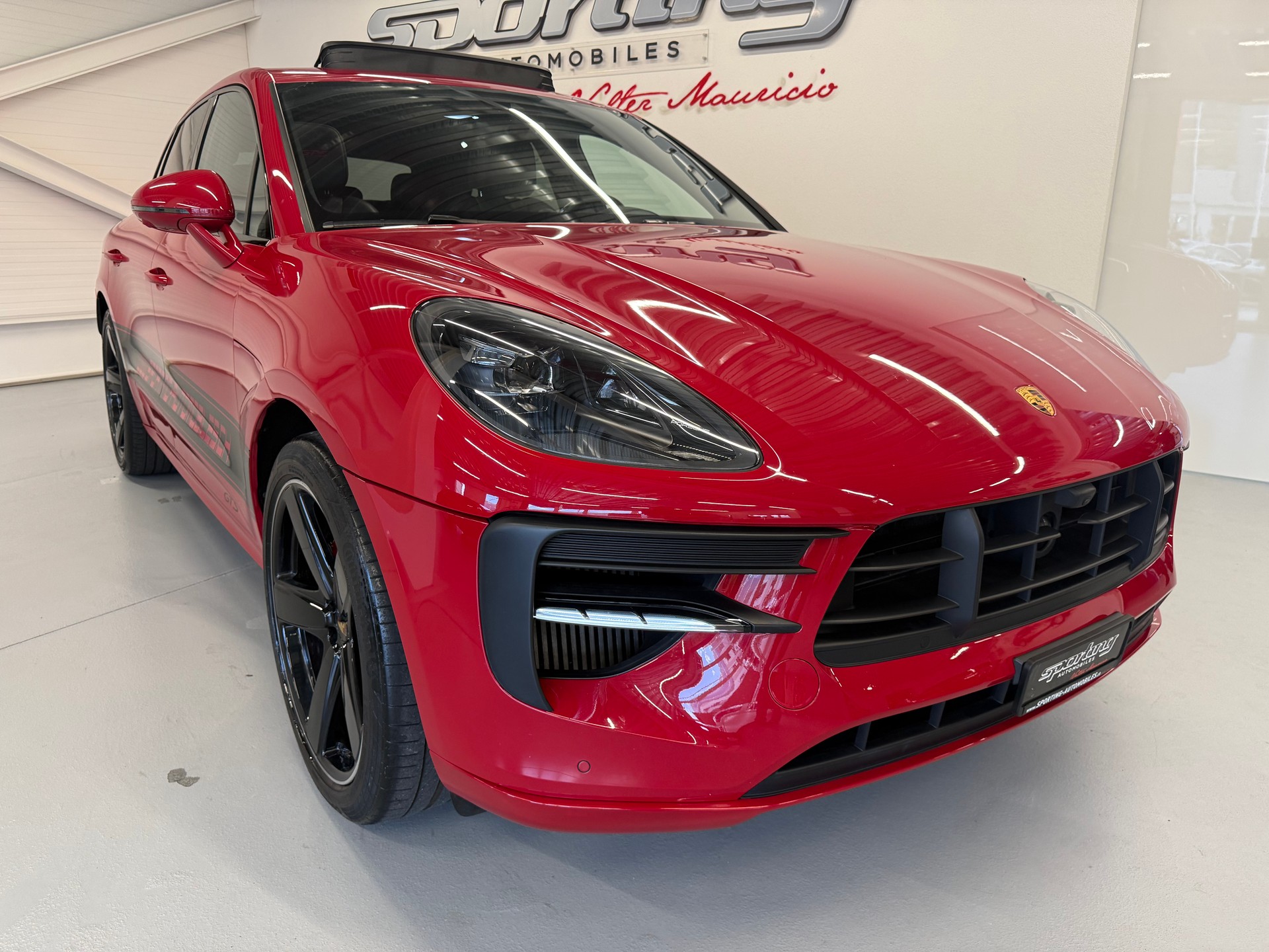 PORSCHE Macan GTS PDK Approved Garantie-showroom-element-2
