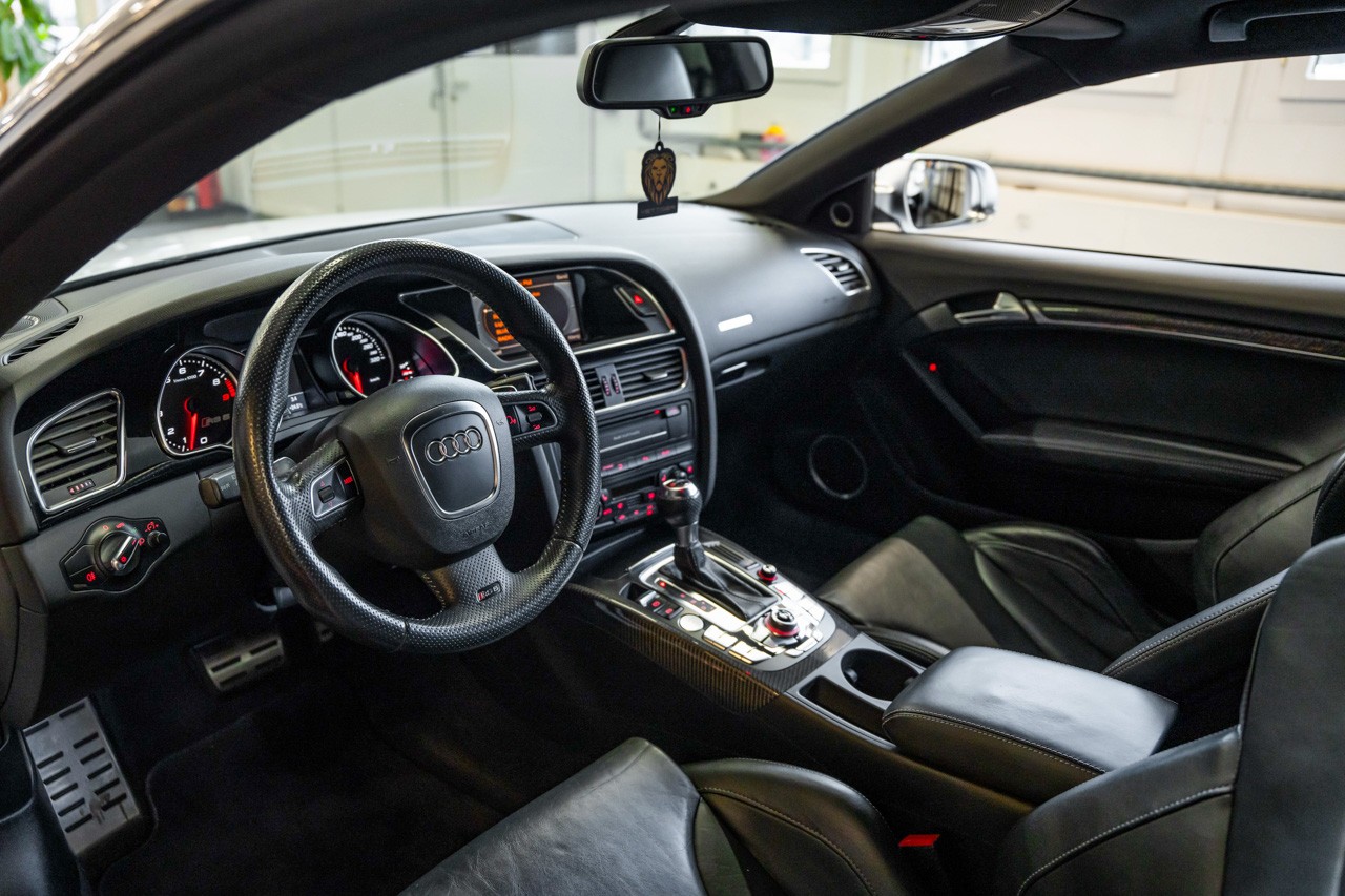 AUDI RS5 Coupé 4.2 FSI quattro S-tronic-image-13