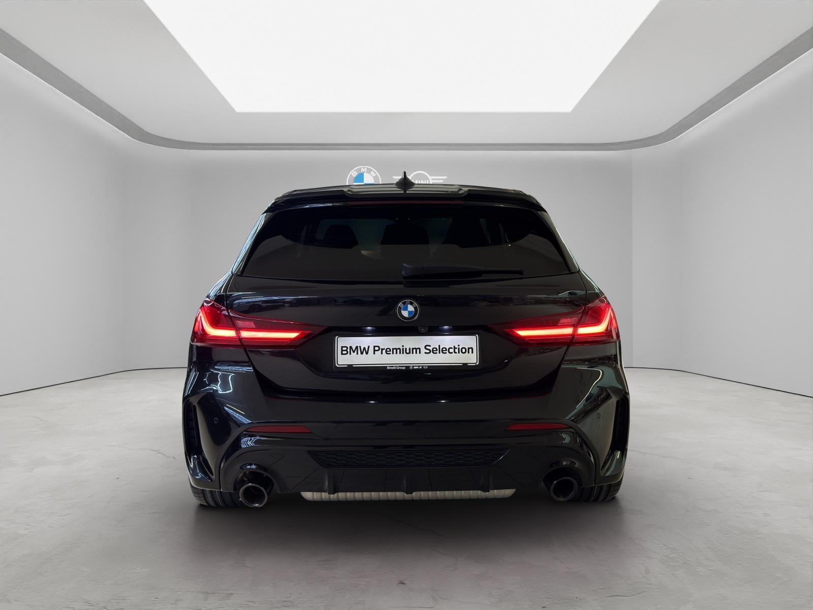BMW M135i xDrive M-Performance Paket-showroom-element-3