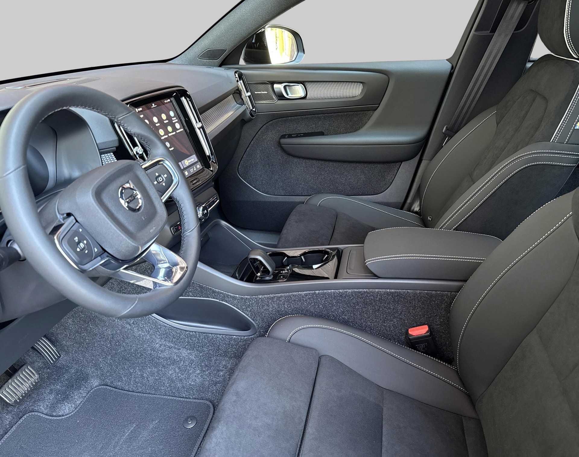 VOLVO EC40 Twin Ultra AWD-showroom-element-2