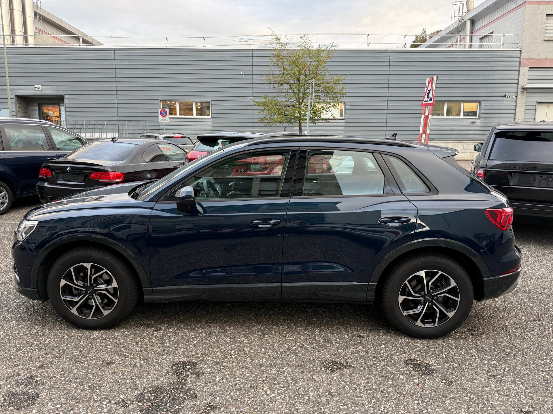 AUDI Q3 35 TDI S-tronic-showroom-element-3