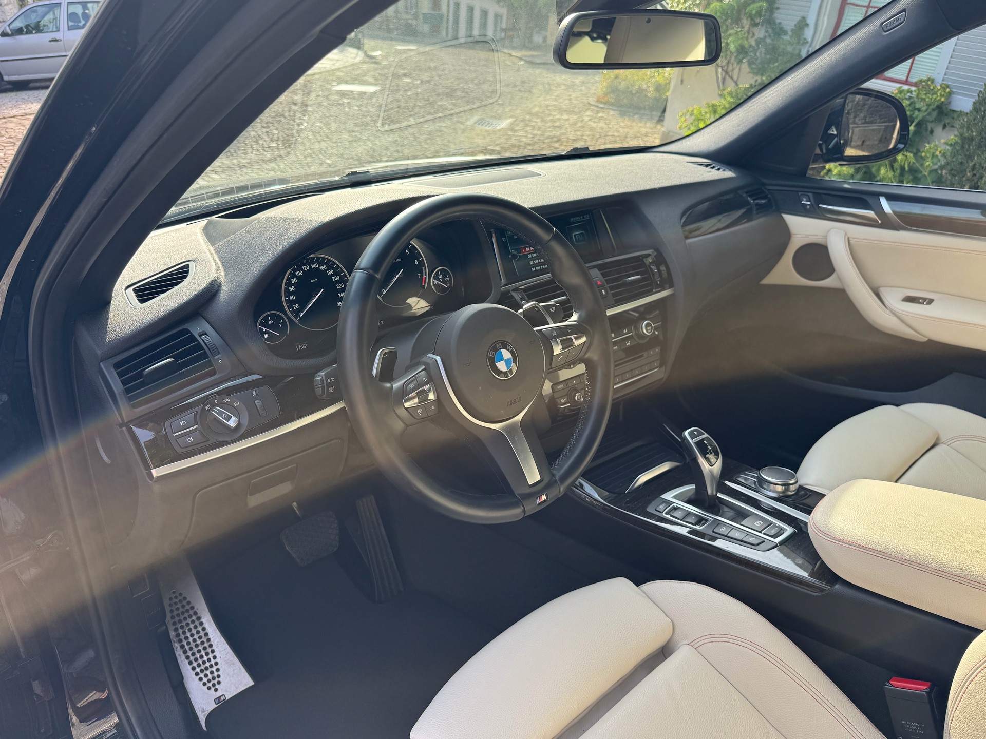 BMW 28i xDrive M Sport-image-7