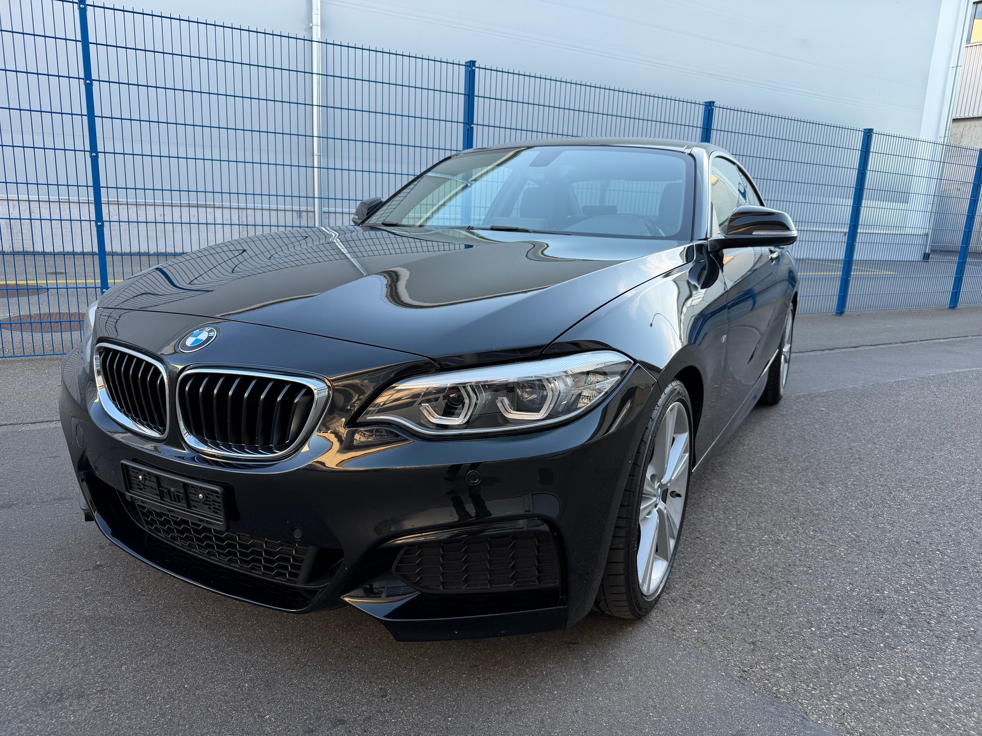 BMW 218i Steptronic M Sport-showroom-element-1
