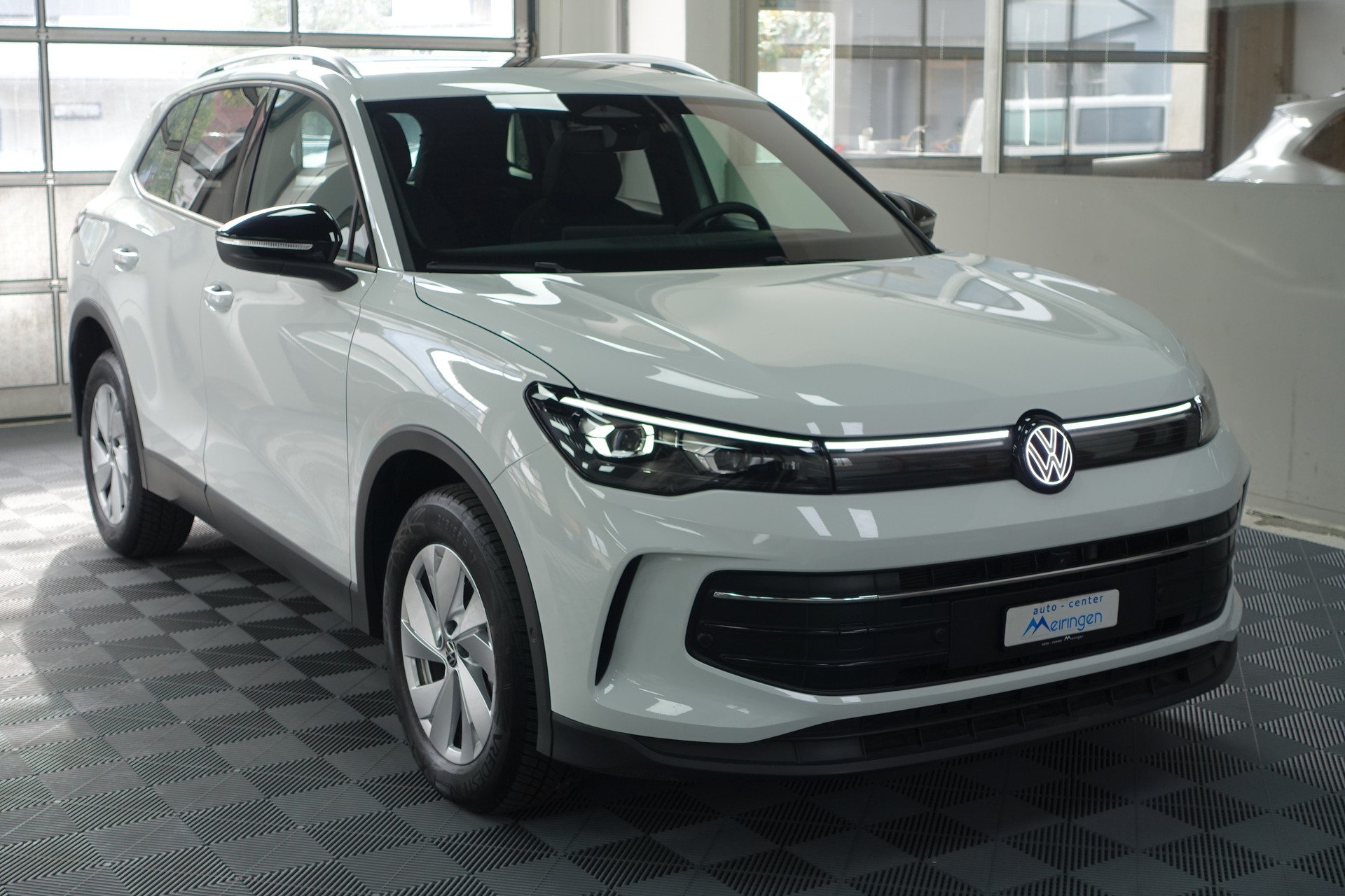 VW Tiguan 2.0 TSI Goal DSG 4motion-showroom-element-1