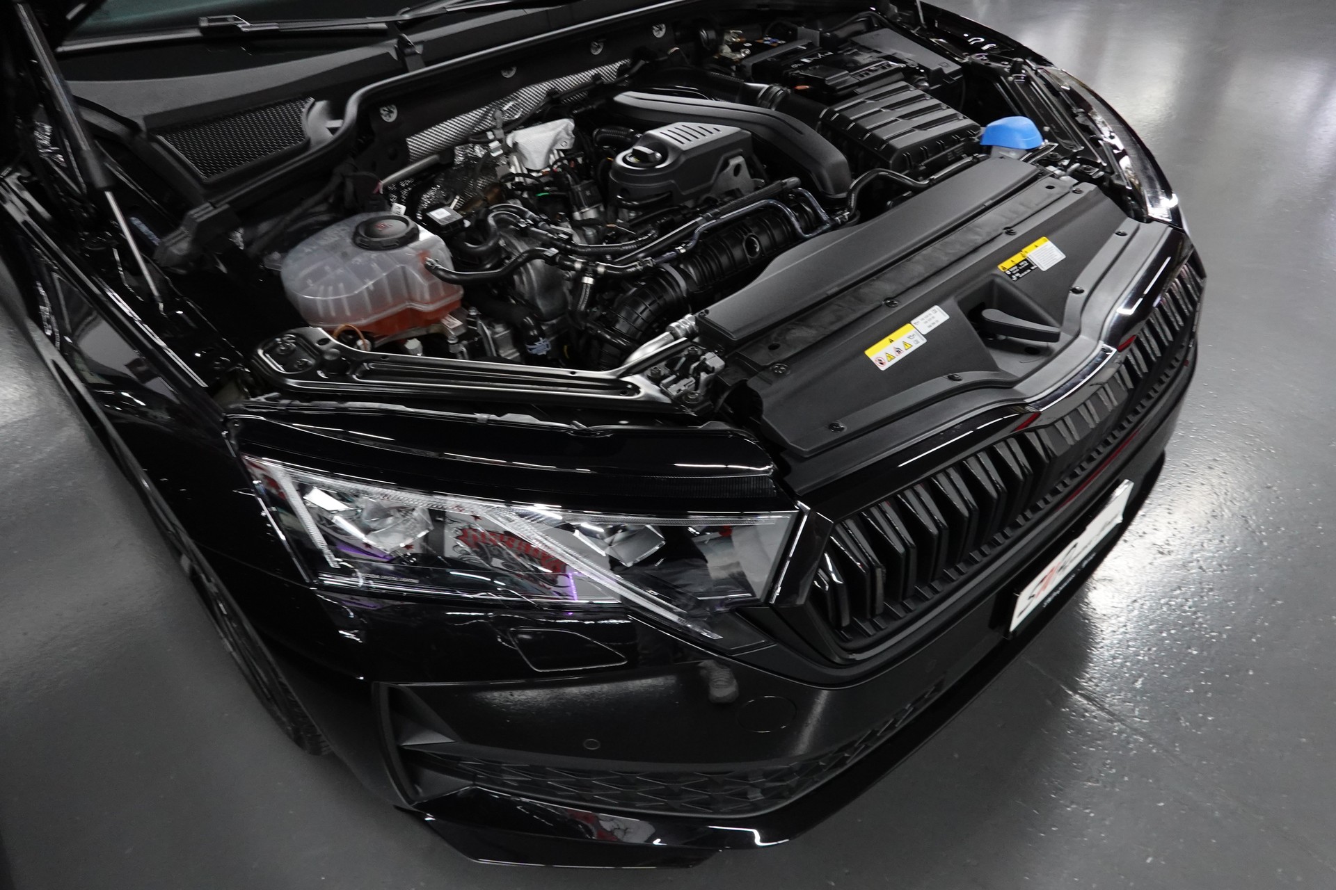 SKODA OCTAVIA COMBI 2.0 TSI DSG BLACK SPORT LINE 4x4-image-4