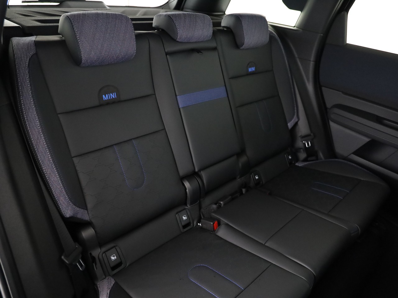 MINI Countryman C-image-17
