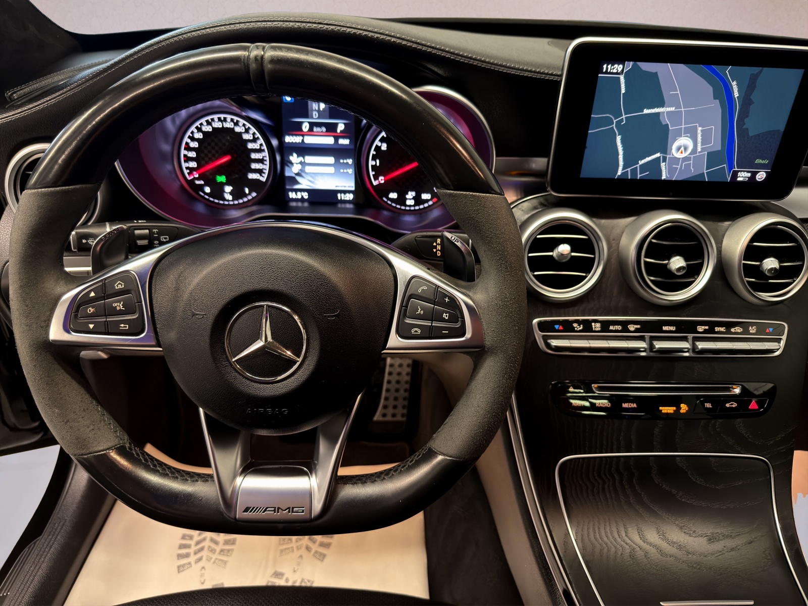 MERCEDES-BENZ C 43 AMG 4Matic 9G-Tronic-image-8