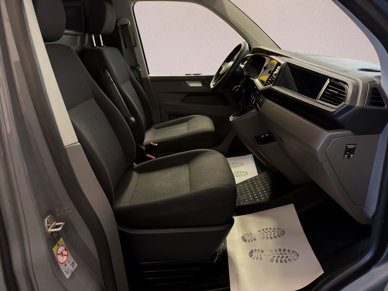 VW T6.1 2.0 TDI DSG Transporter (150PS)-image-15
