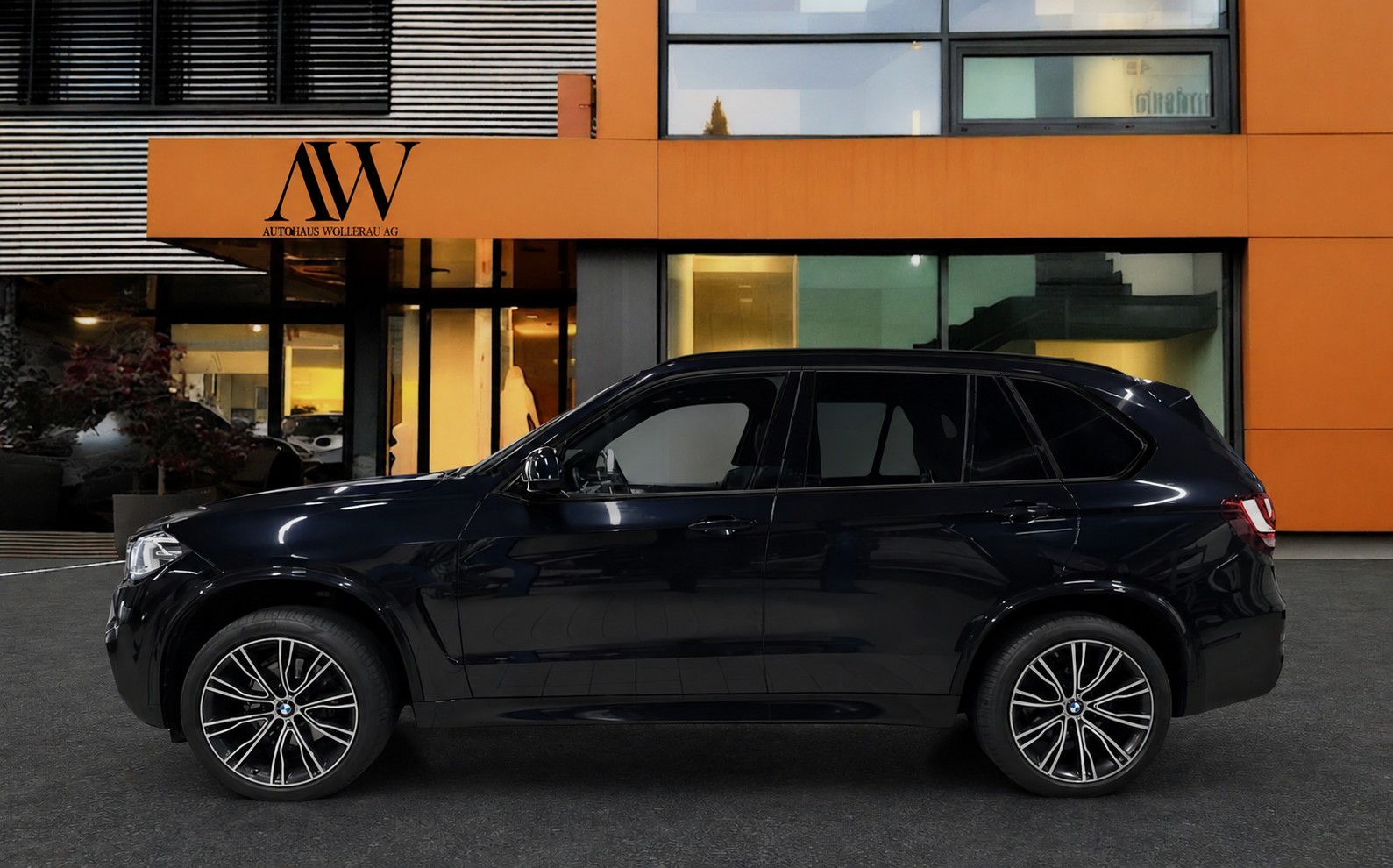 BMW X5 30d M Sport xDrive SAG / CH-Fz-Gratis Service/Pano-AHK-ACC-Totwinkel-Harman Kardon-Top Zustand-showroom-element-2
