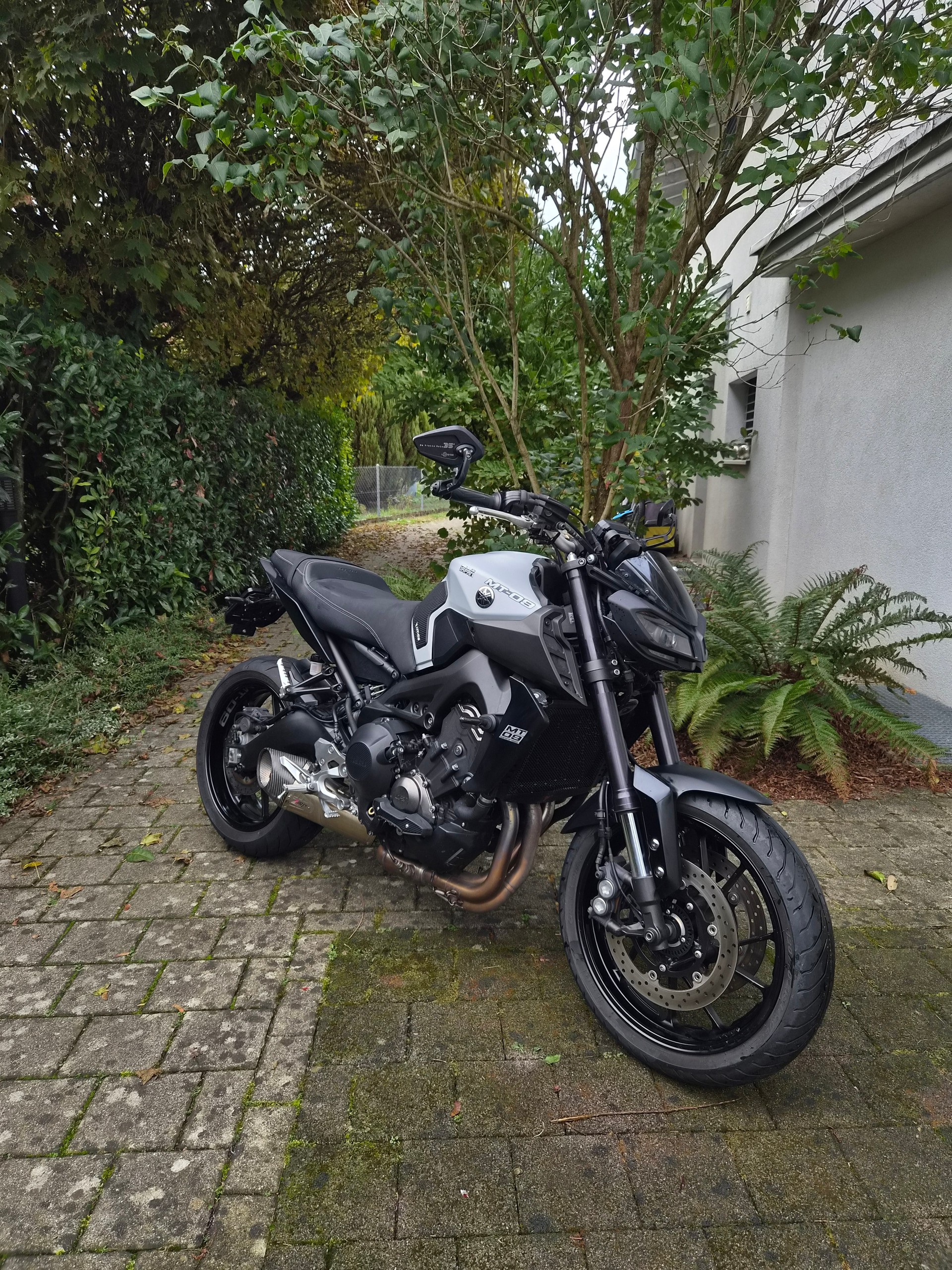 YAMAHA MT-09 ABS-image-2