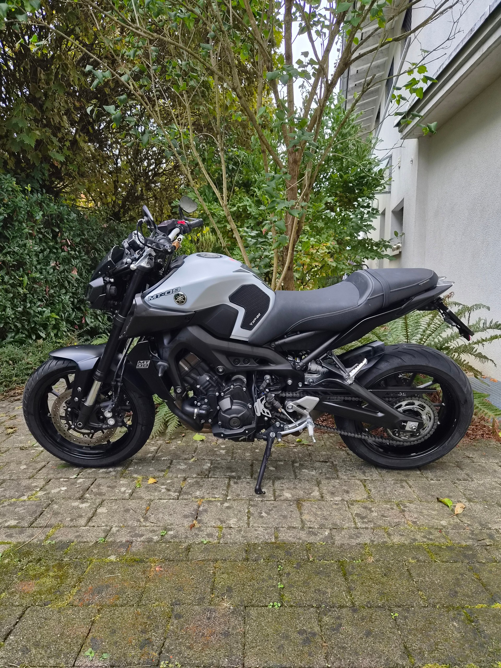 YAMAHA MT-09 ABS-image-1